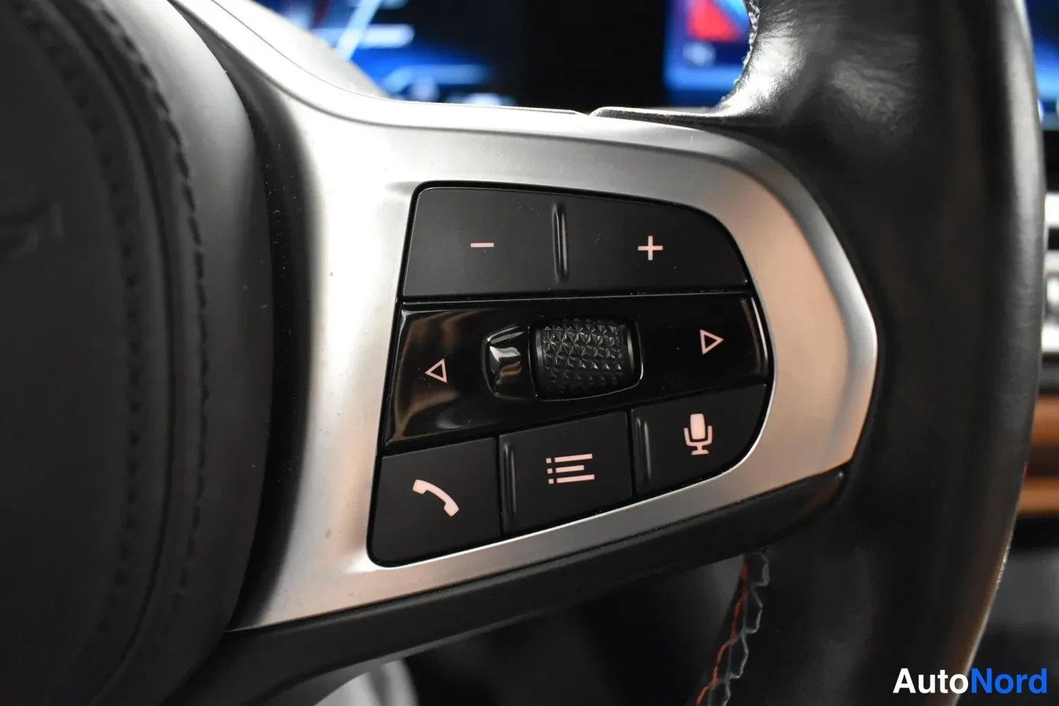 Sininen BMW i4 2024, yksityiskohta, kuva 13