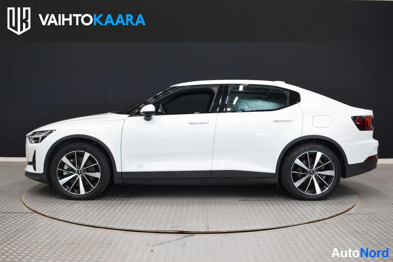 Valkoinen Polestar 2 2022, sivulta, kuva 4