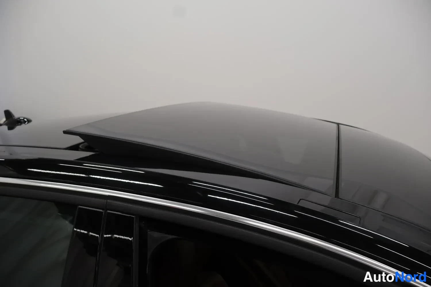 Musta Mercedes-Benz E 350 CDI 4MATIC 2011, yksityiskohta, kuva 14