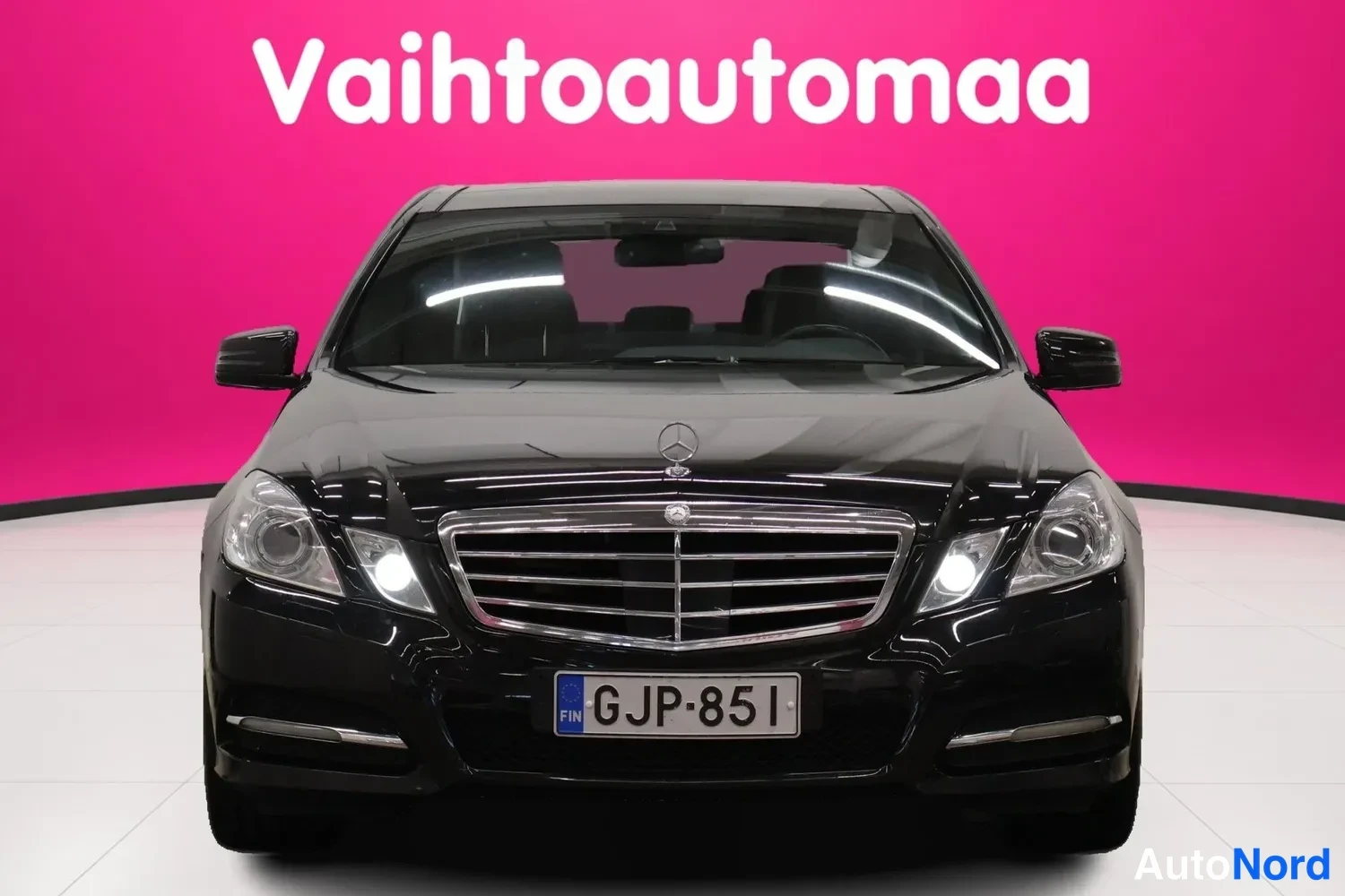 Musta Mercedes-Benz E 350 CDI 4MATIC 2011, edestä, kuva 3