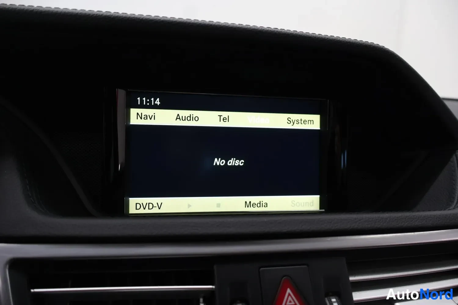 Musta Mercedes-Benz E 350 CDI 4MATIC 2011, yksityiskohta, kuva 36