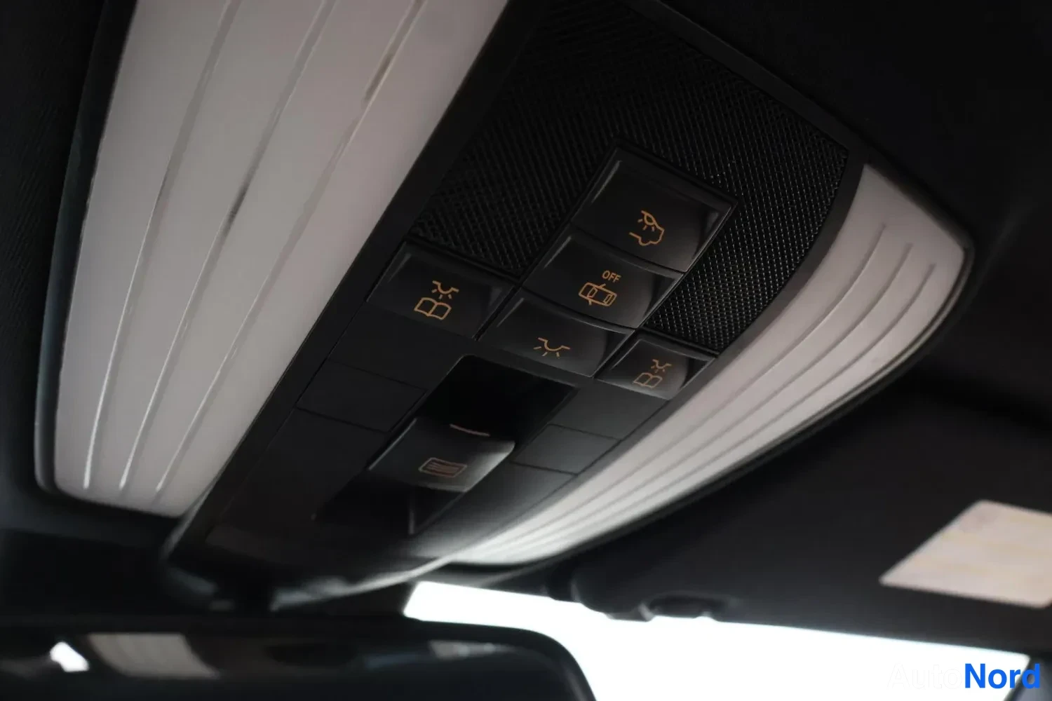 Musta Mercedes-Benz E 350 CDI 4MATIC 2011, yksityiskohta, kuva 26