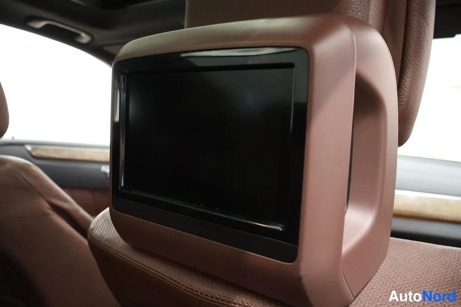 Musta Mercedes-Benz E 350 CDI 4MATIC 2011, yksityiskohta, kuva 29