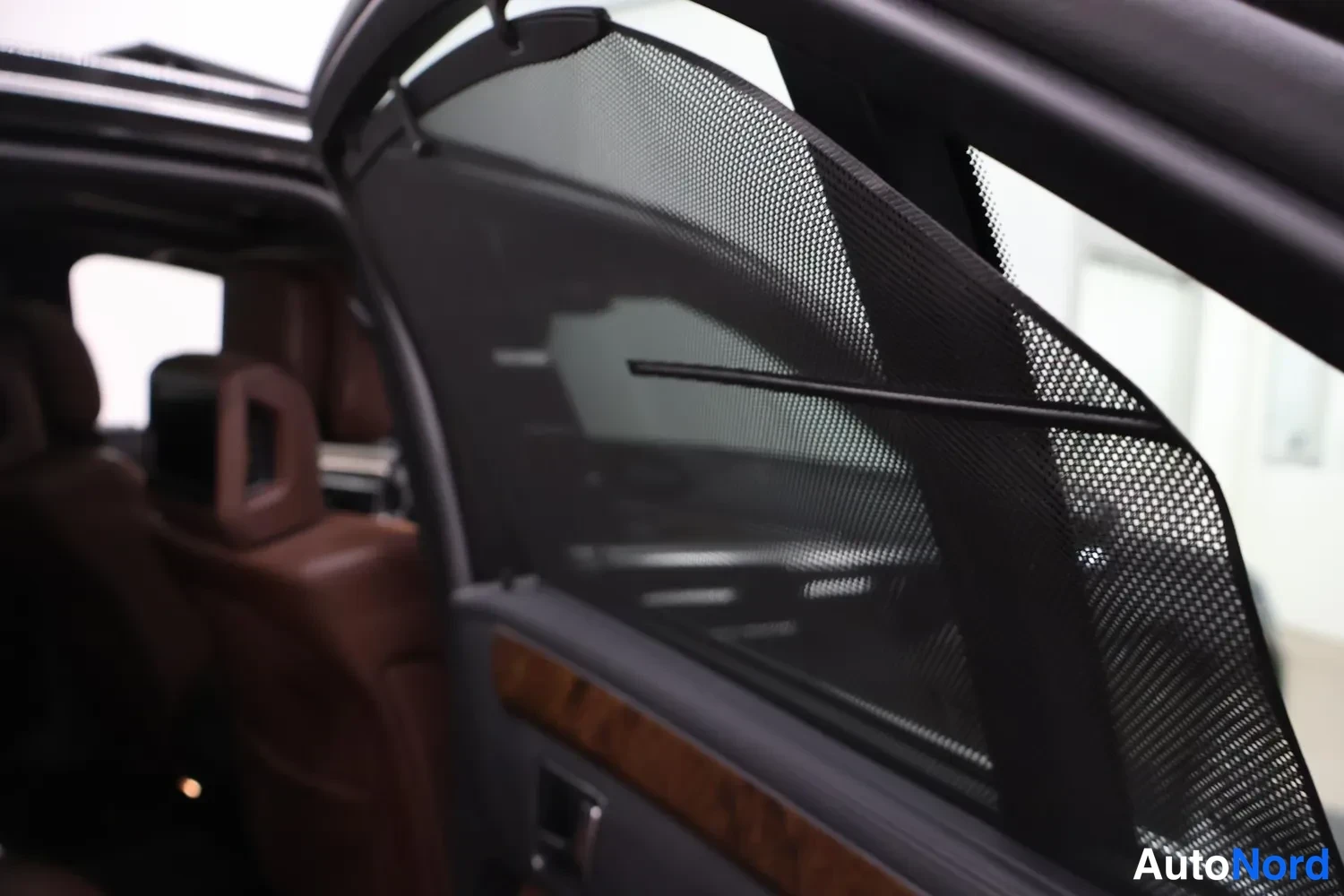 Musta Mercedes-Benz E 350 CDI 4MATIC 2011, yksityiskohta, kuva 30