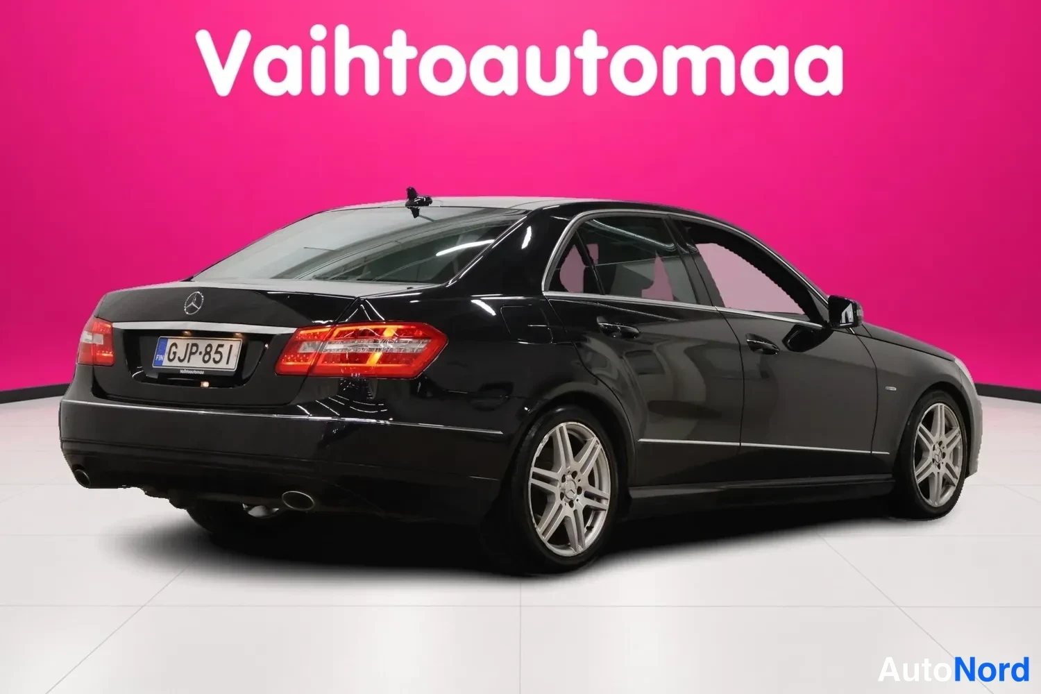 Musta Mercedes-Benz E 350 CDI 4MATIC 2011, takaviisto, kuva 5