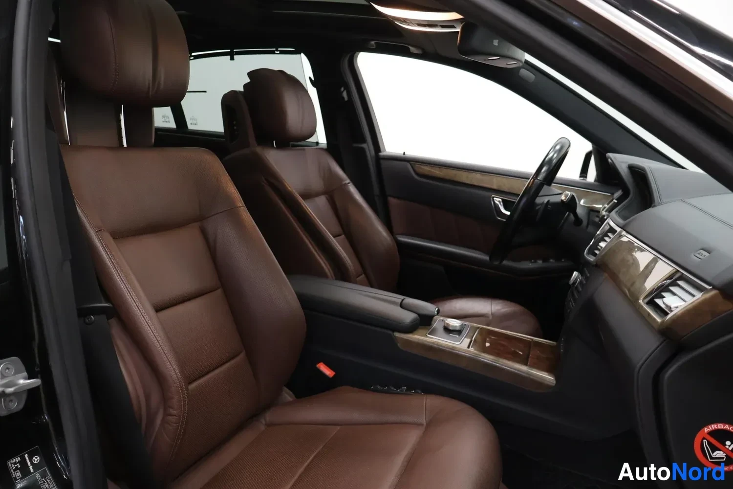 Musta Mercedes-Benz E 350 CDI 4MATIC 2011, etuistuimet, kuva 10