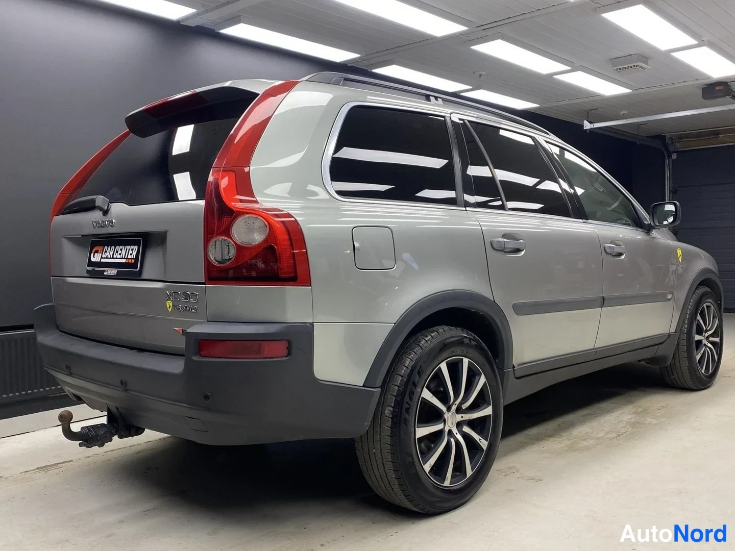 Harmaa Volvo XC90 2004, takaviisto, kuva 5
