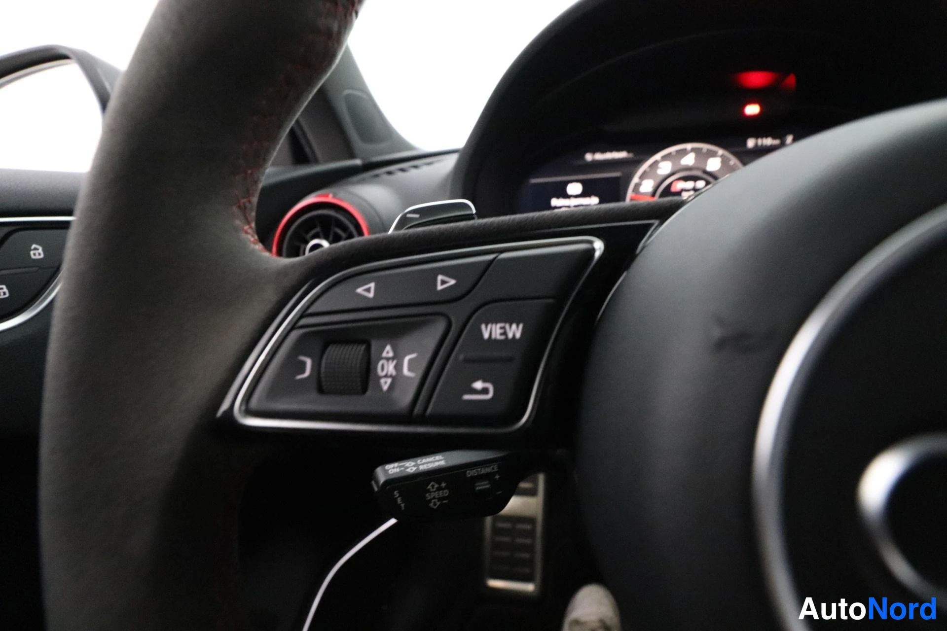 Harmaa Audi quattro 2018, yksityiskohta, kuva 14