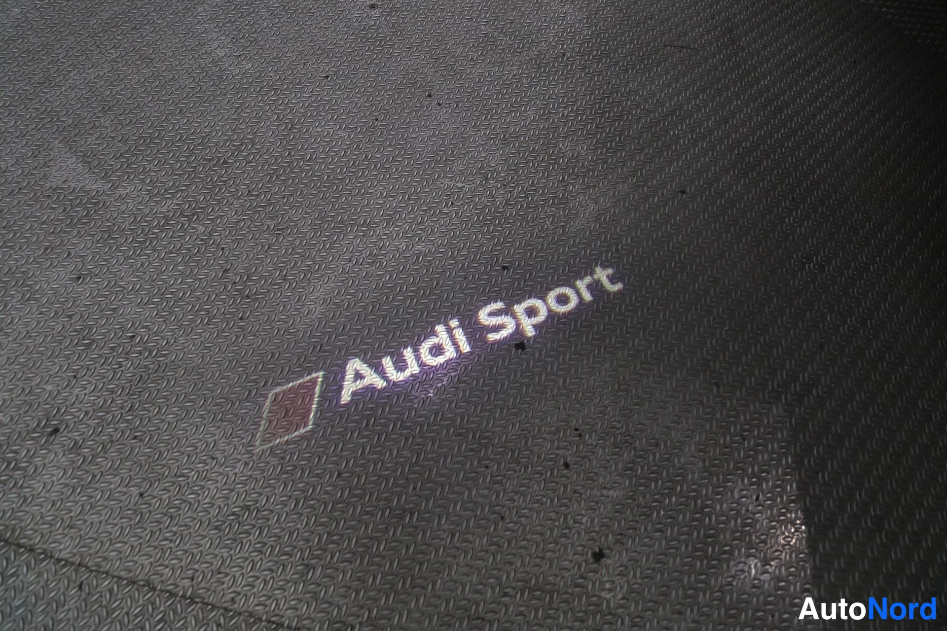 Harmaa Audi quattro 2018, yksityiskohta, kuva 38