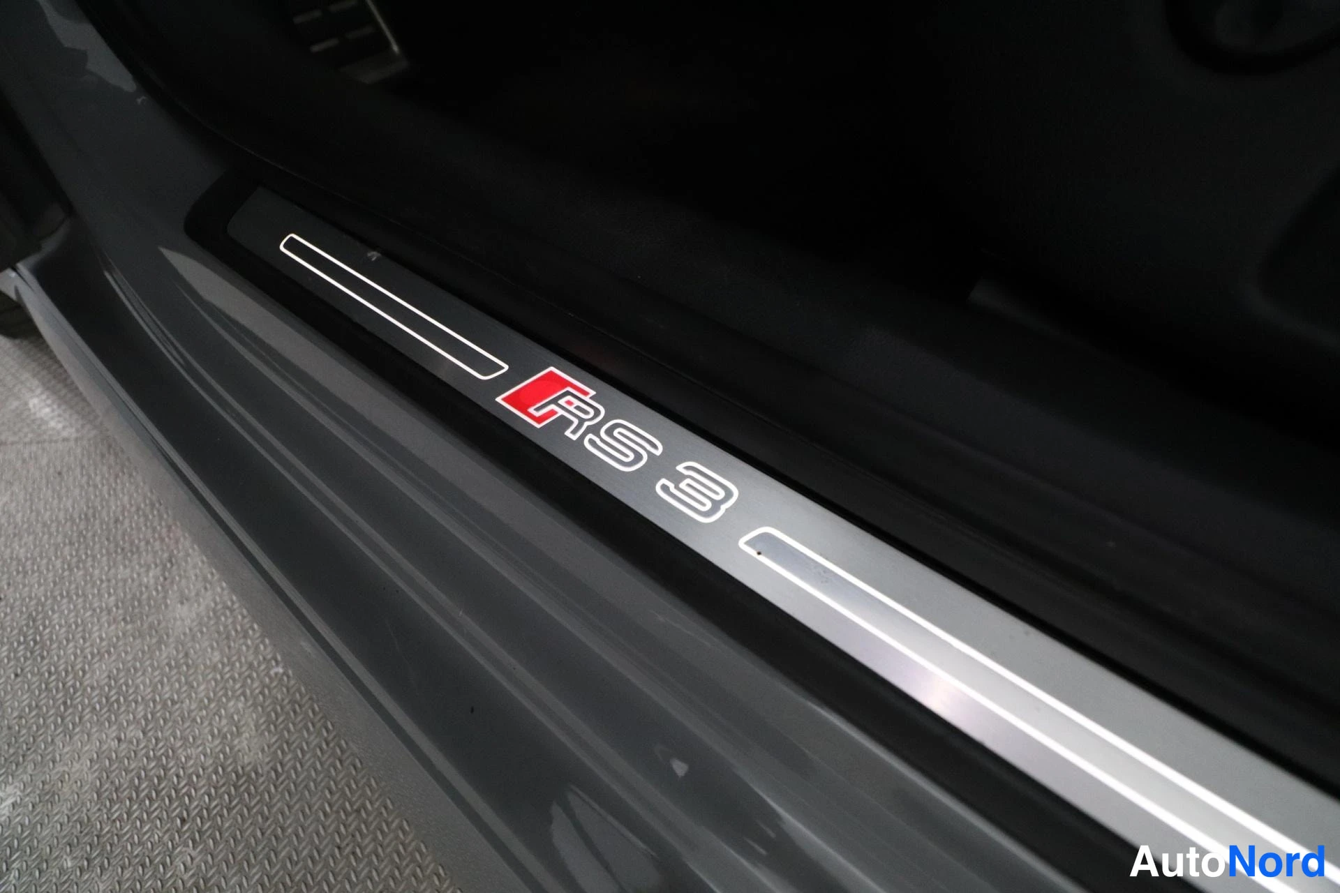 Harmaa Audi quattro 2018, yksityiskohta, kuva 34