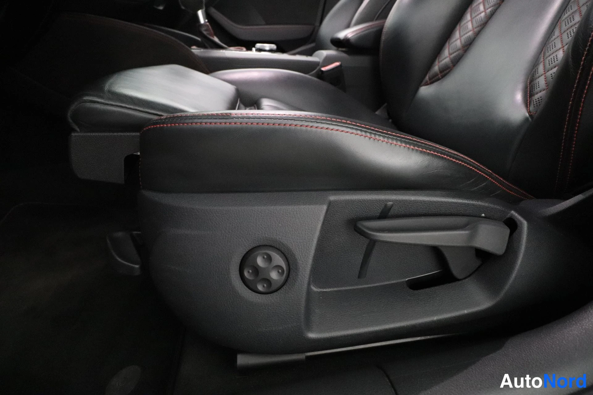 Harmaa Audi quattro 2018, yksityiskohta, kuva 11