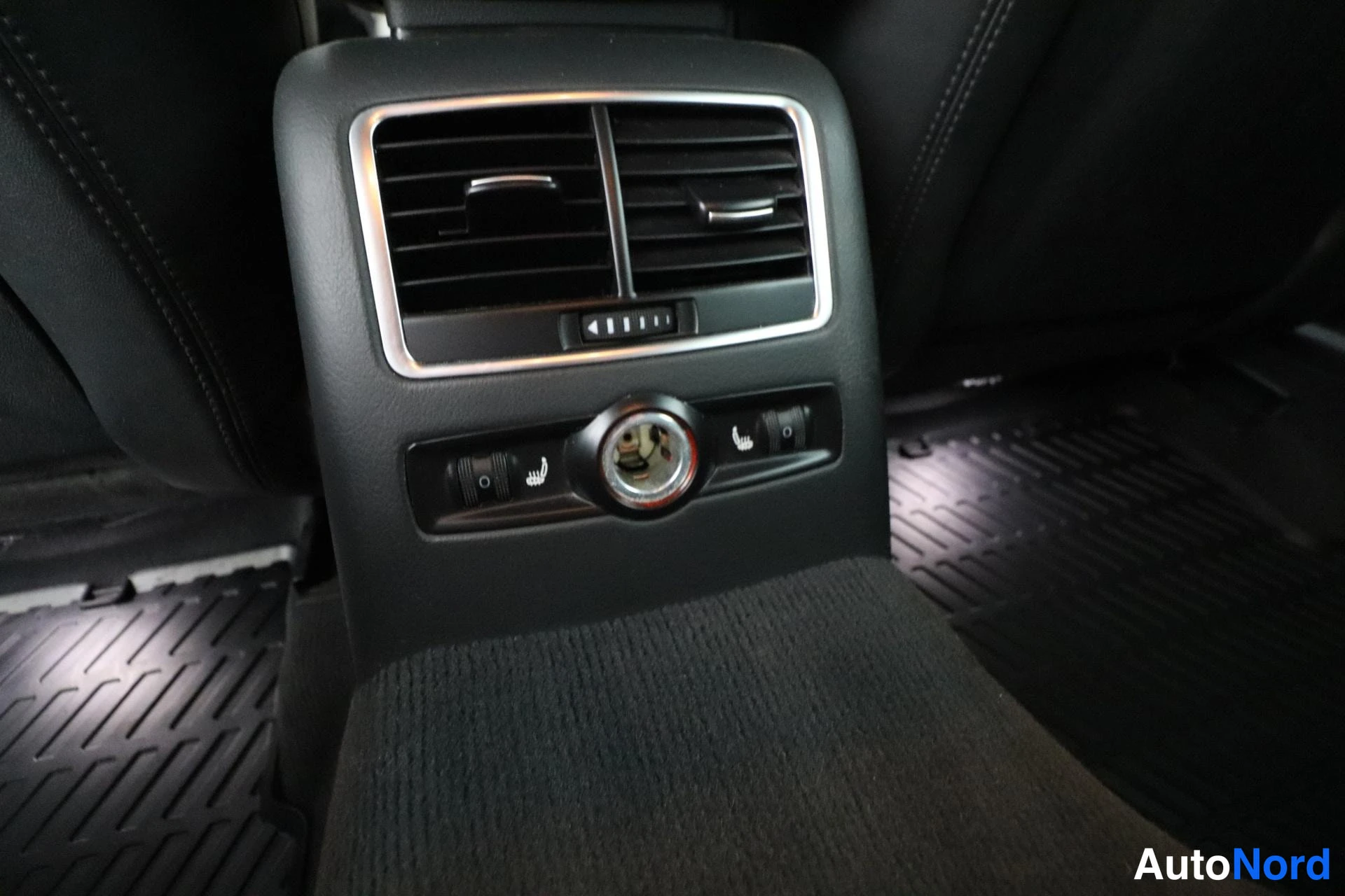 Hopea Audi RS6 2008, takaistuimet, kuva 12