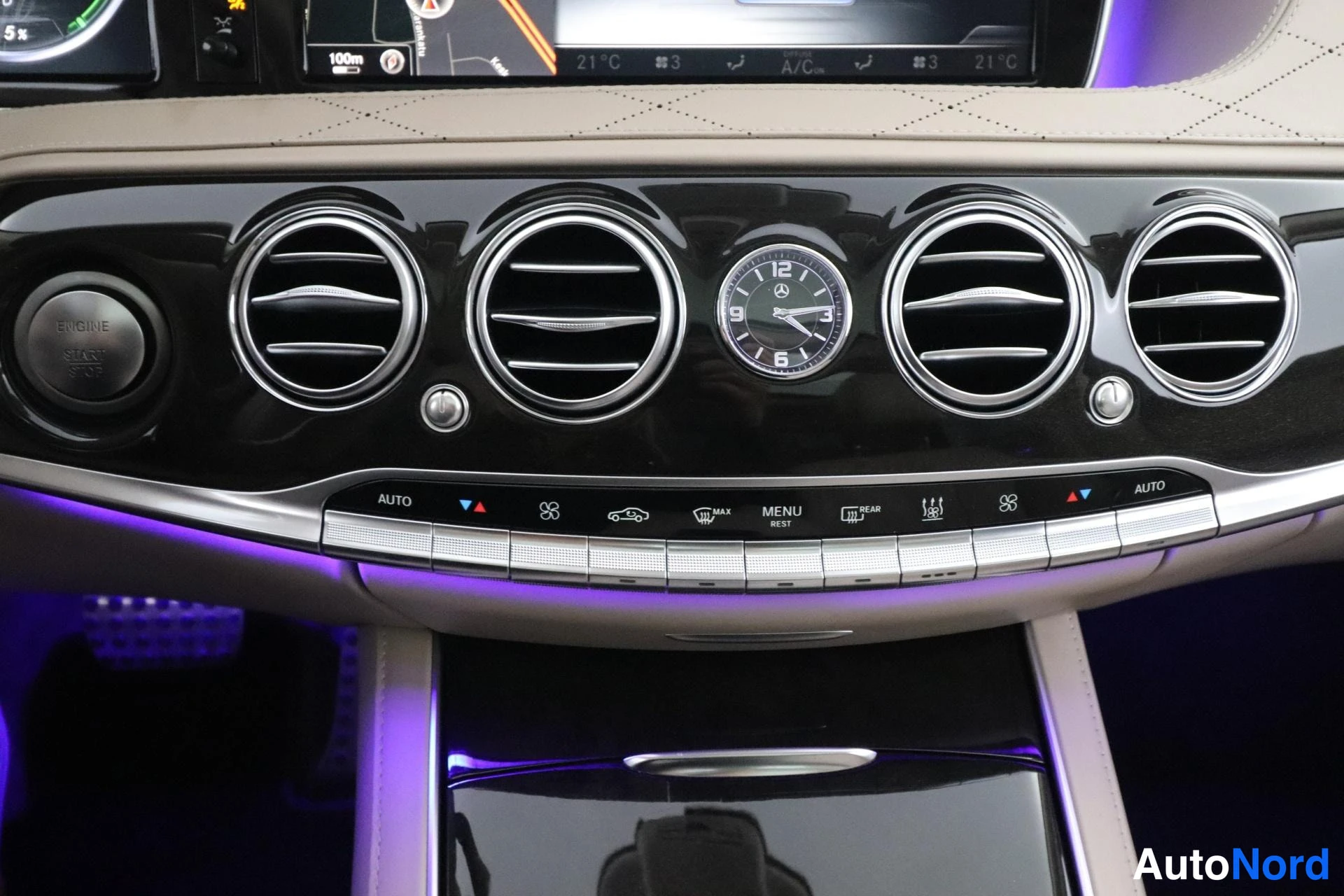 Musta Mercedes-Benz S 2015, yksityiskohta, kuva 25