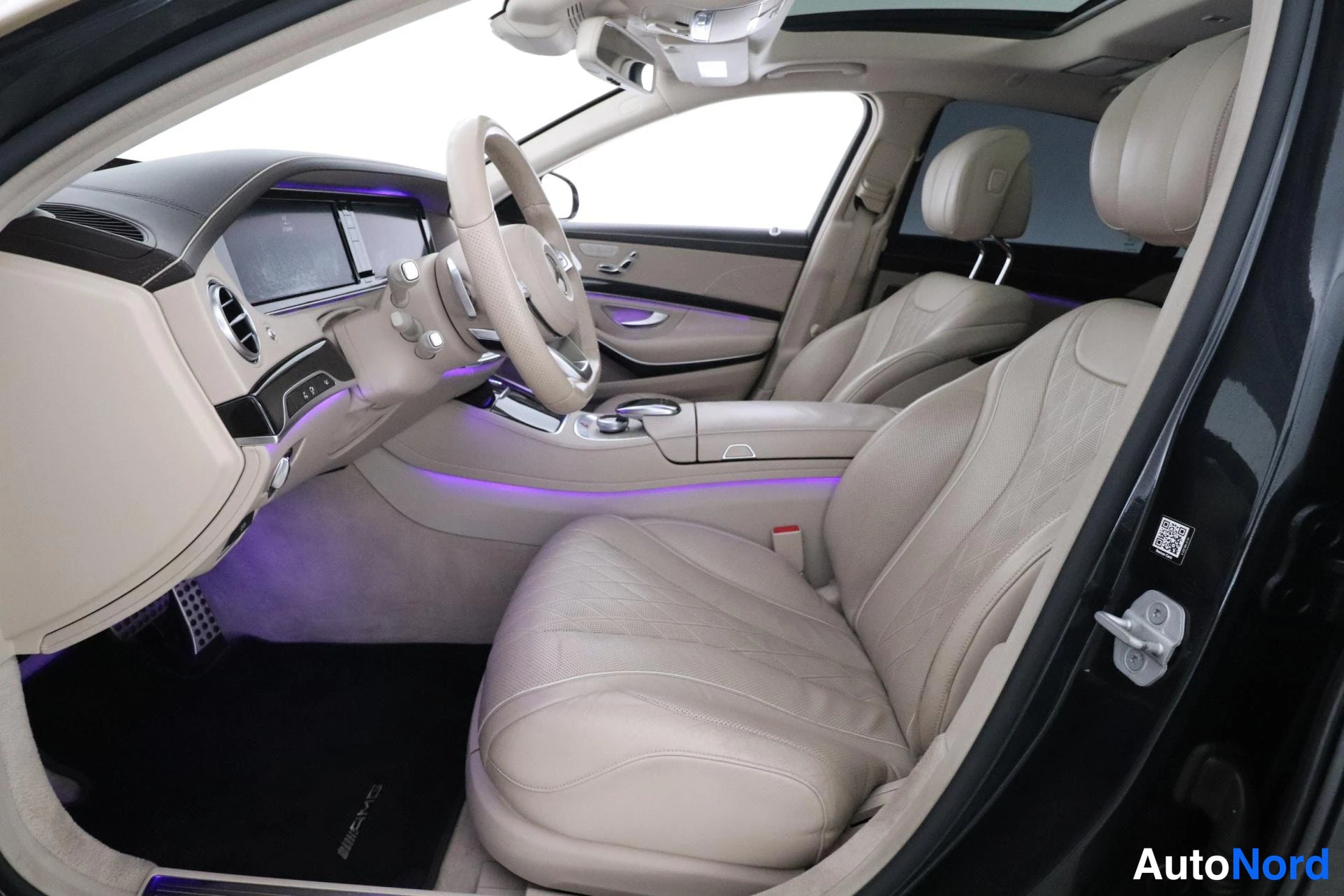 Musta Mercedes-Benz S 2015, etuistuimet, kuva 11