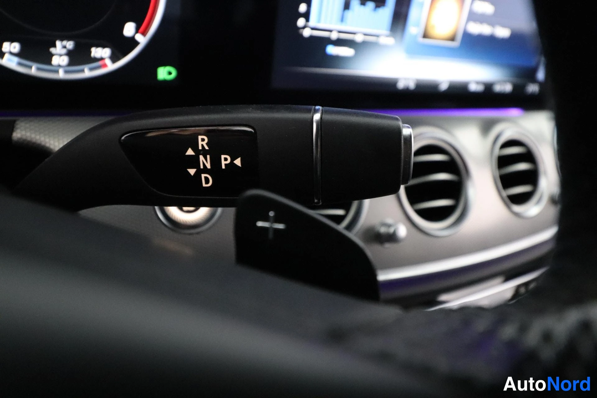 Harmaa Mercedes-Benz E 2017, yksityiskohta, kuva 20