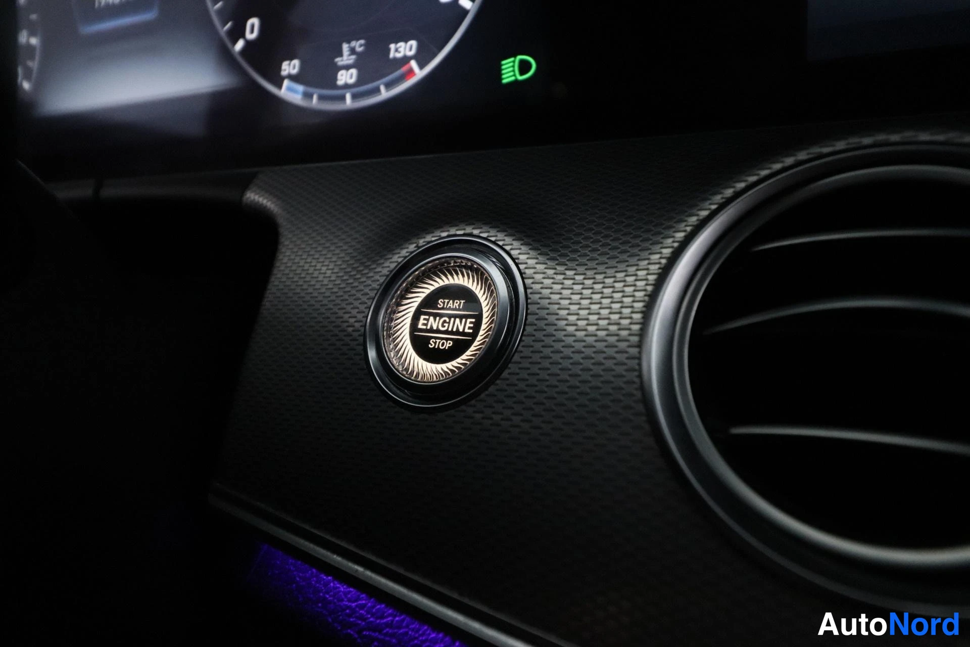 Harmaa Mercedes-Benz E 2017, yksityiskohta, kuva 28
