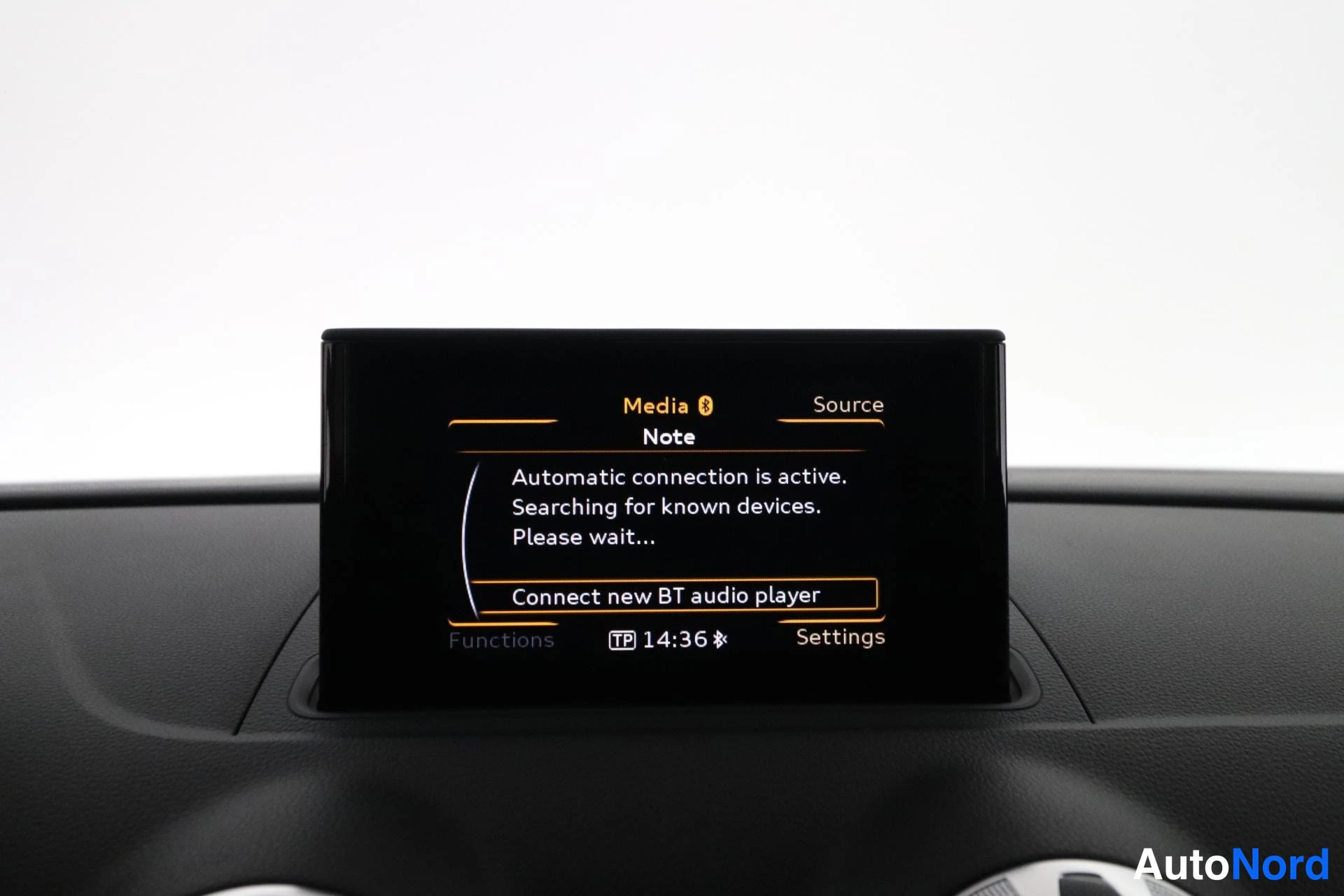 Punainen Audi S3 2014, yksityiskohta, kuva 21