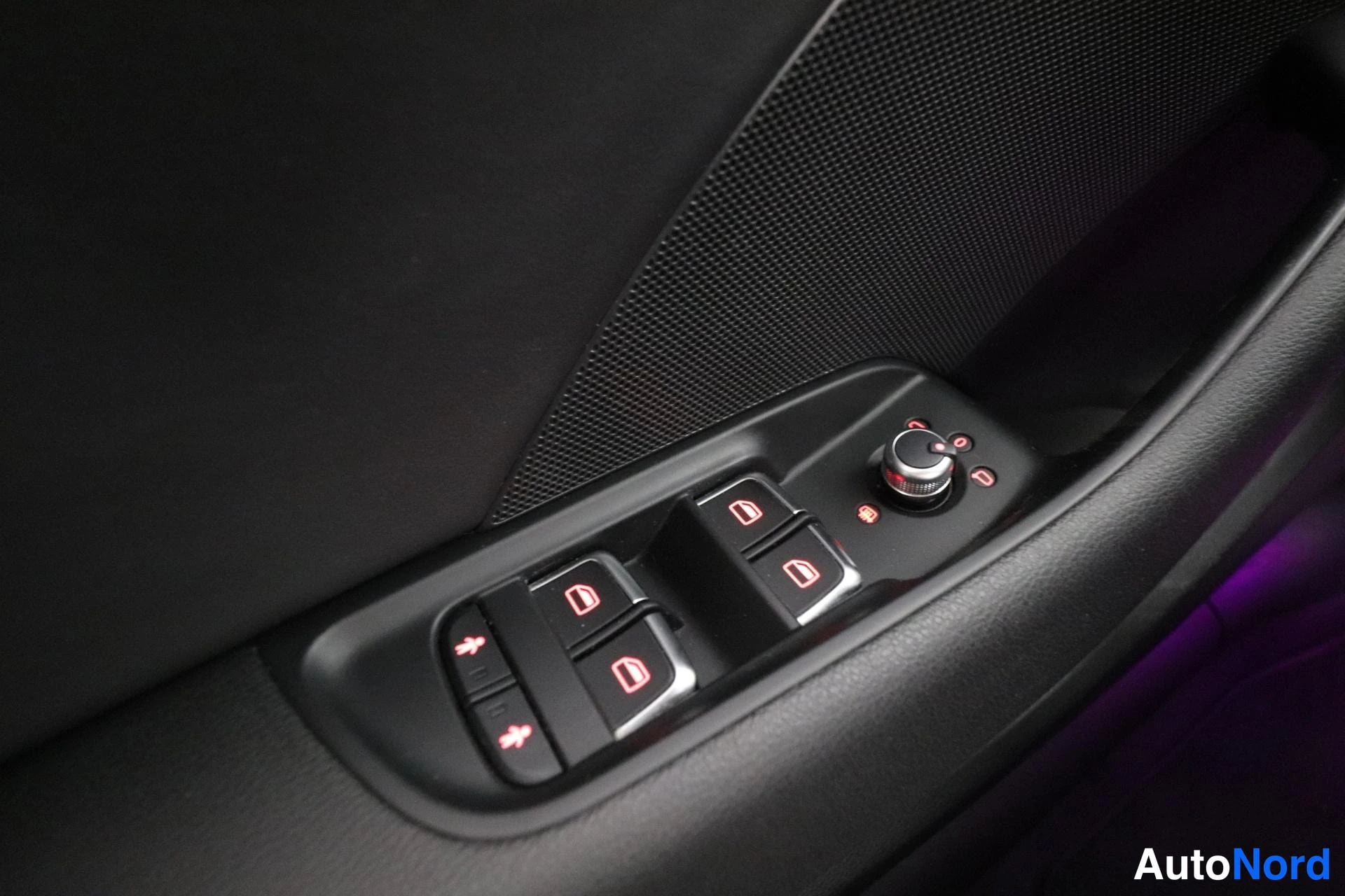 Punainen Audi S3 2014, yksityiskohta, kuva 30