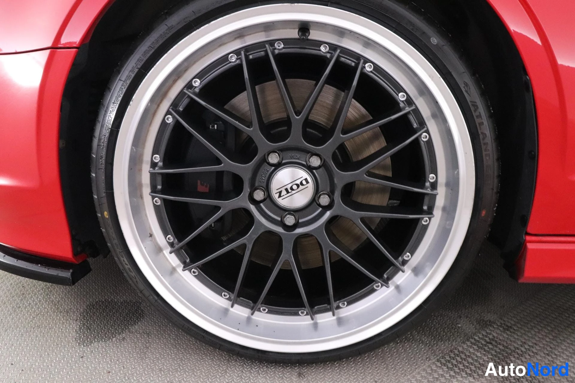 Punainen Audi S3 2014, yksityiskohta, kuva 33
