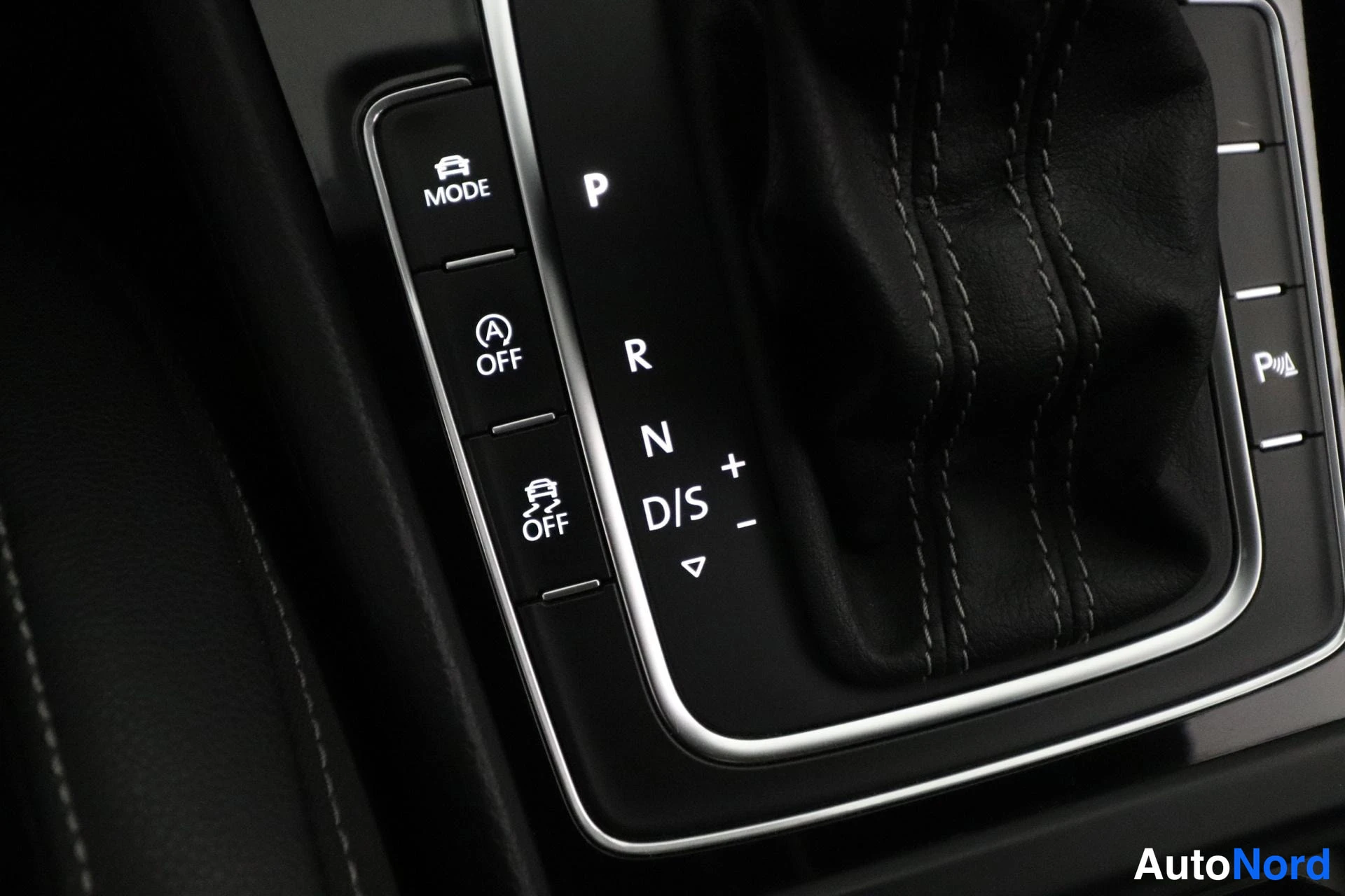 Svart Volkswagen Golf 2014, detalj, bild 29
