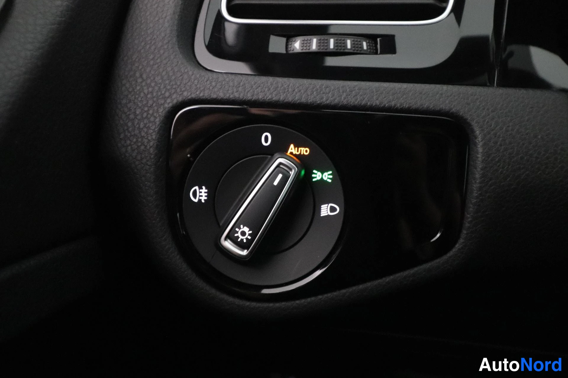 Svart Volkswagen Golf 2014, detalj, bild 31