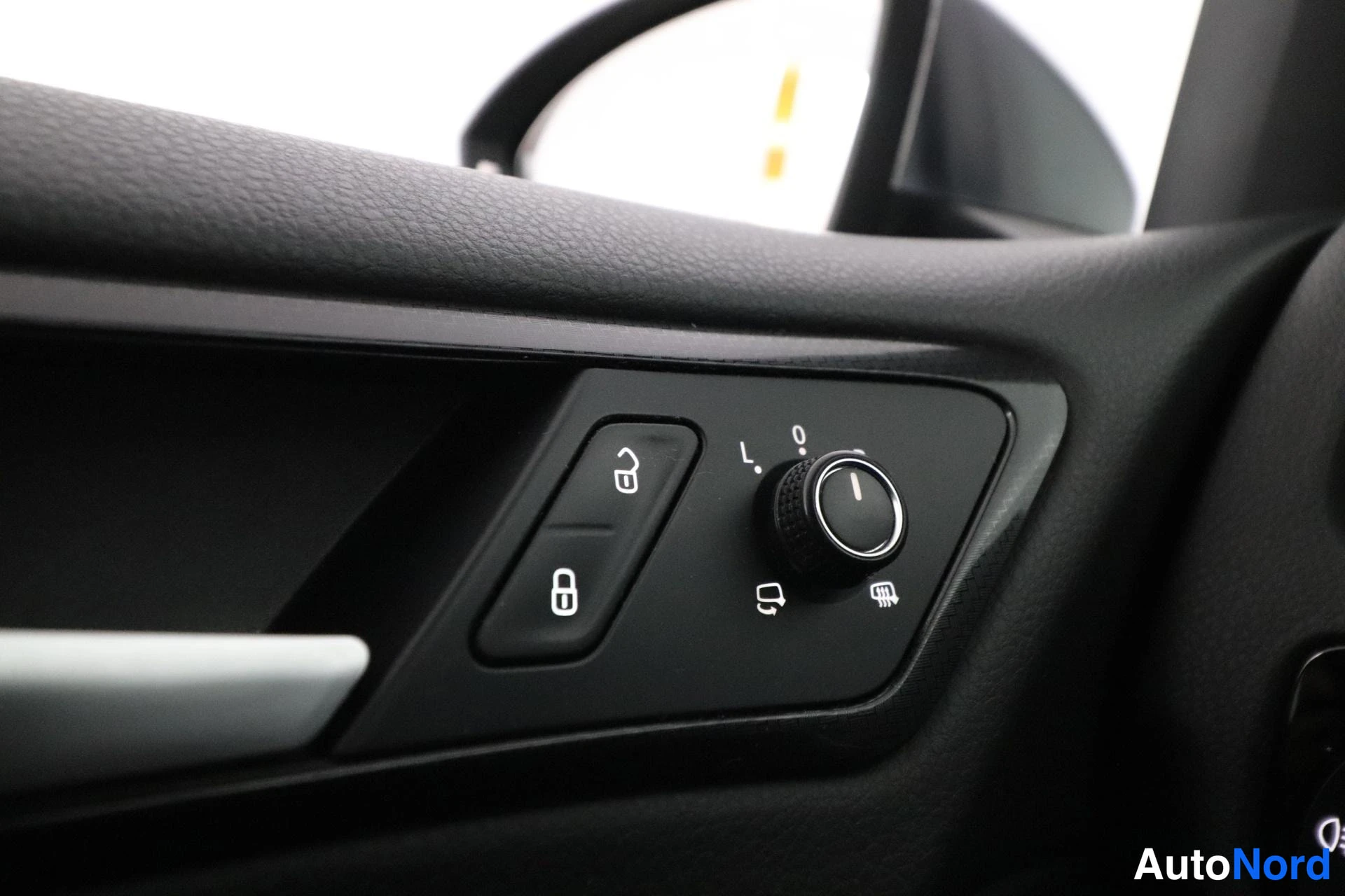 Svart Volkswagen Golf 2014, detalj, bild 32