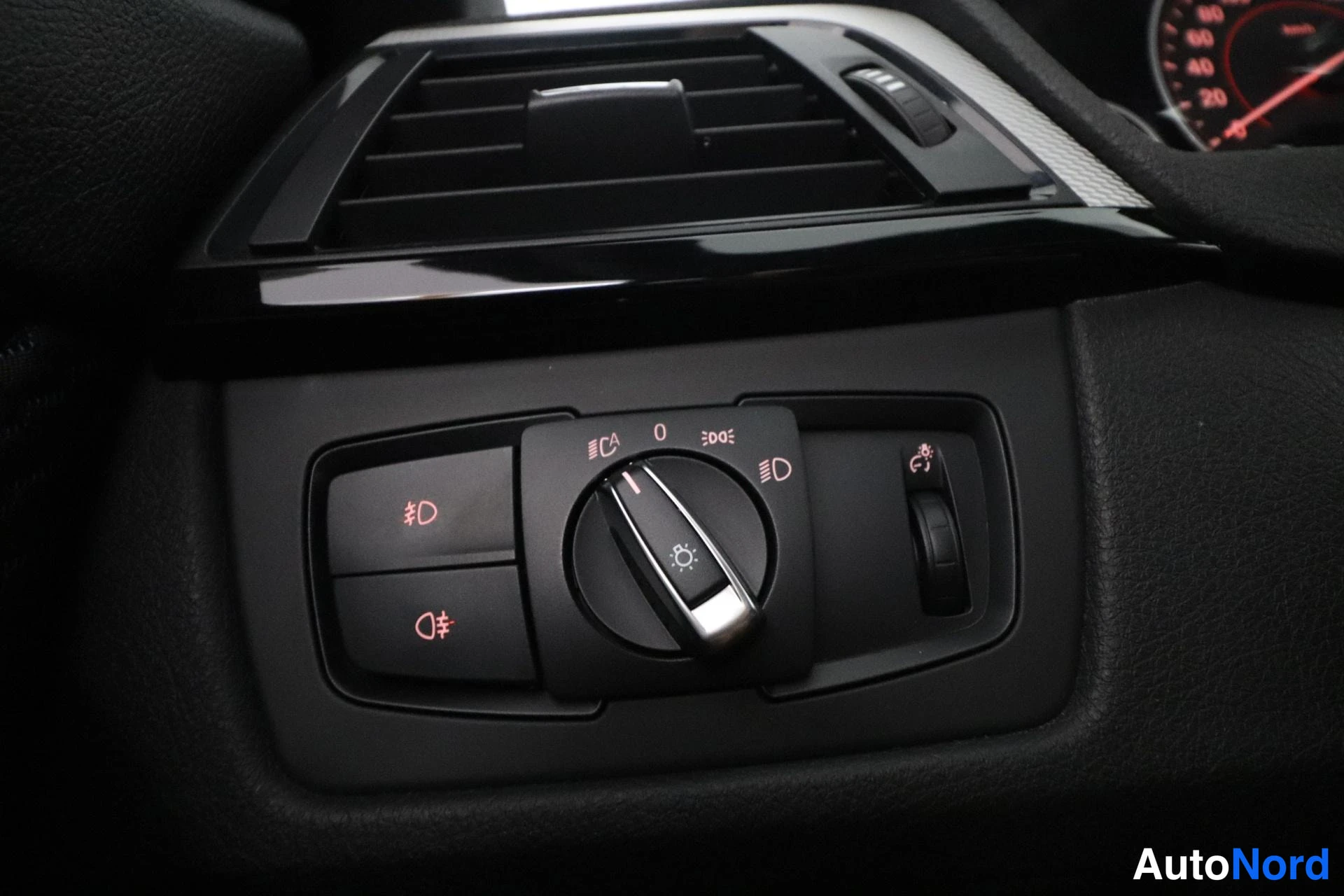 Valkoinen BMW 435d xDrive 2014, yksityiskohta, kuva 32