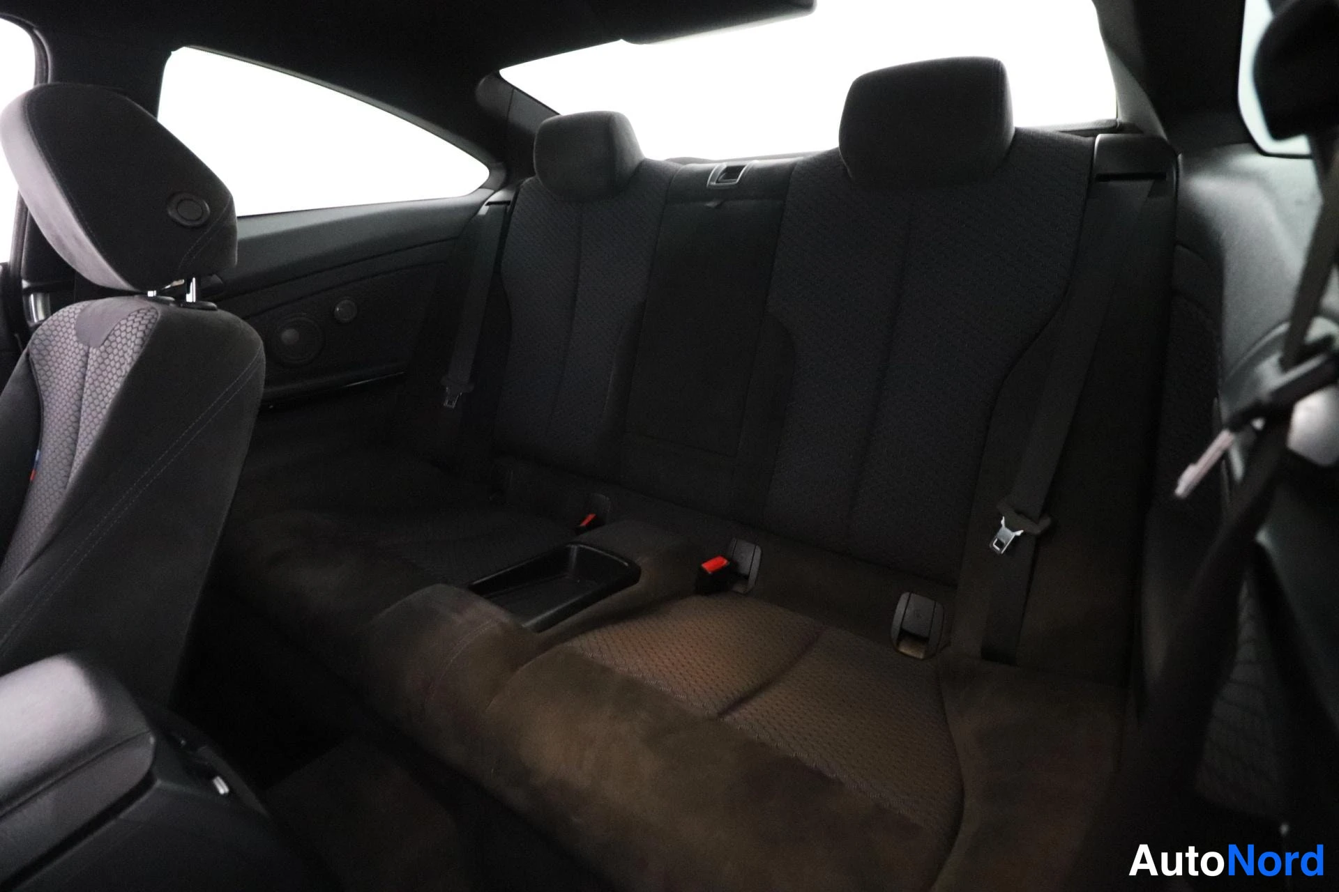 Valkoinen BMW 435d xDrive 2014, takaistuimet, kuva 11