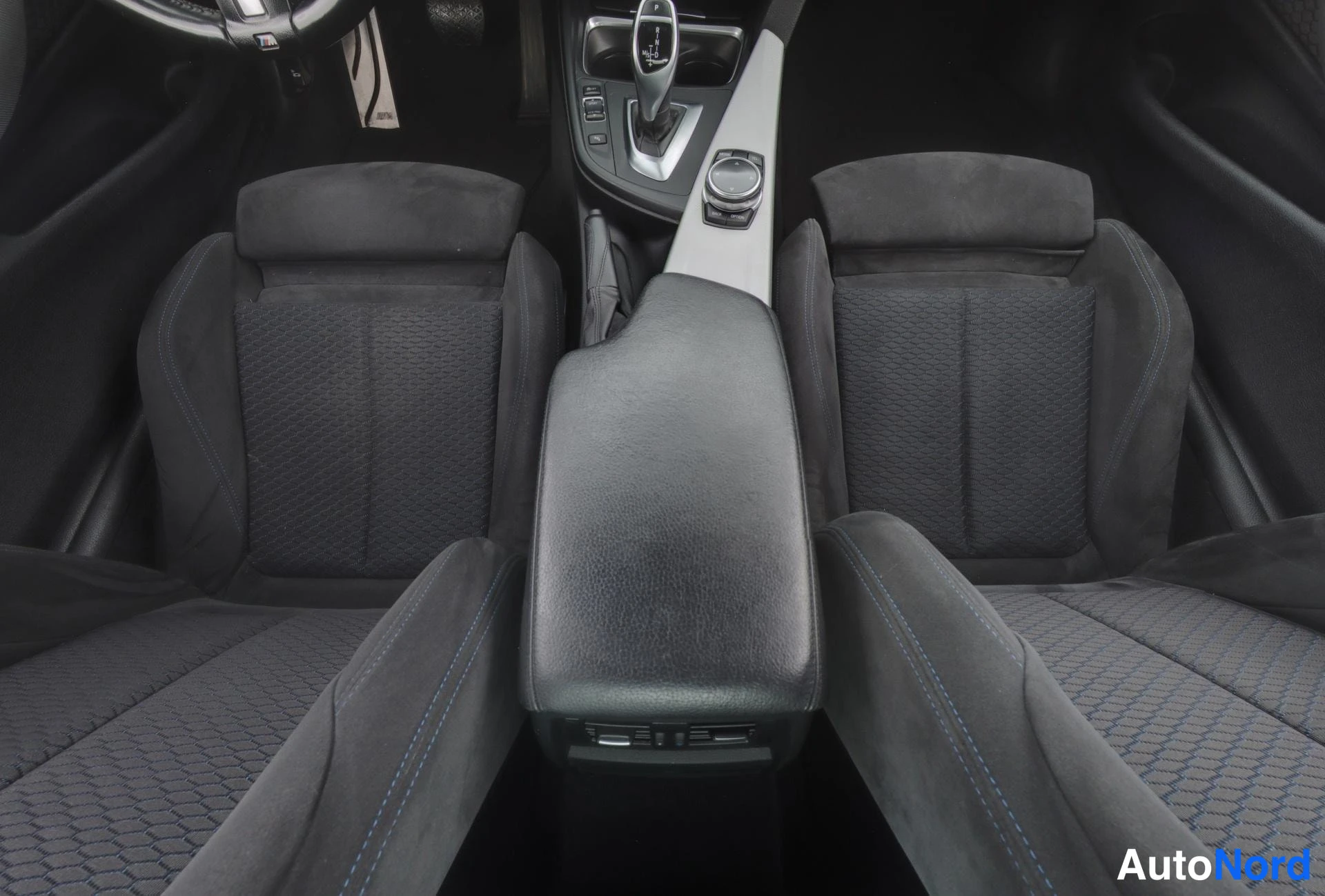 Valkoinen BMW 435d xDrive 2014, etuistuimet, kuva 10