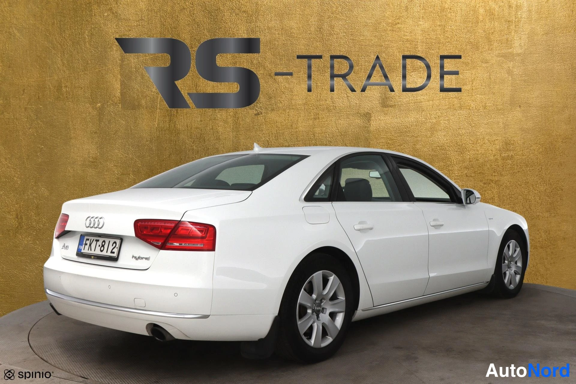 Valkoinen Audi A8 2012, takaviisto, kuva 5