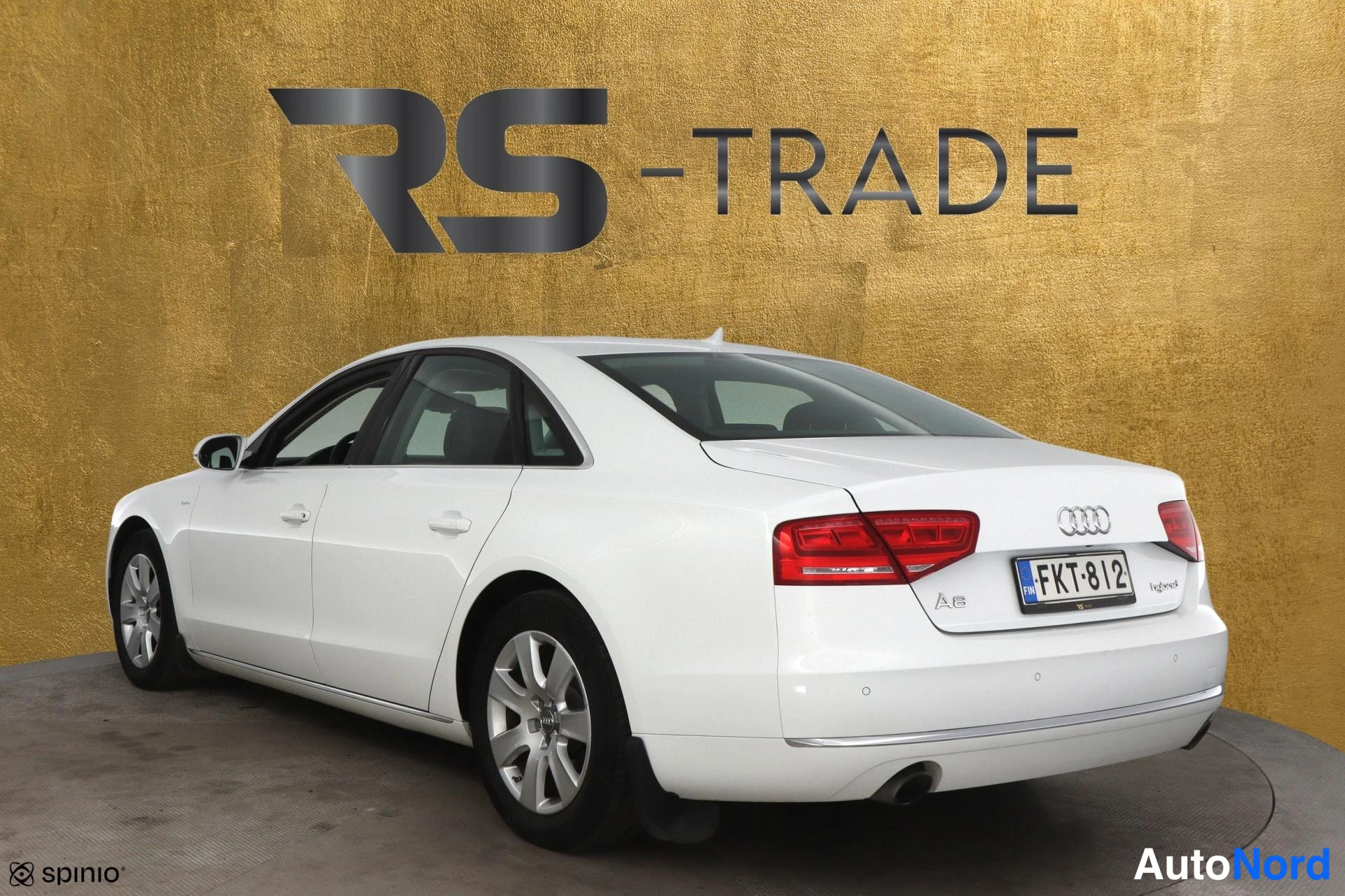 Valkoinen Audi A8 2012, takaviisto, kuva 6