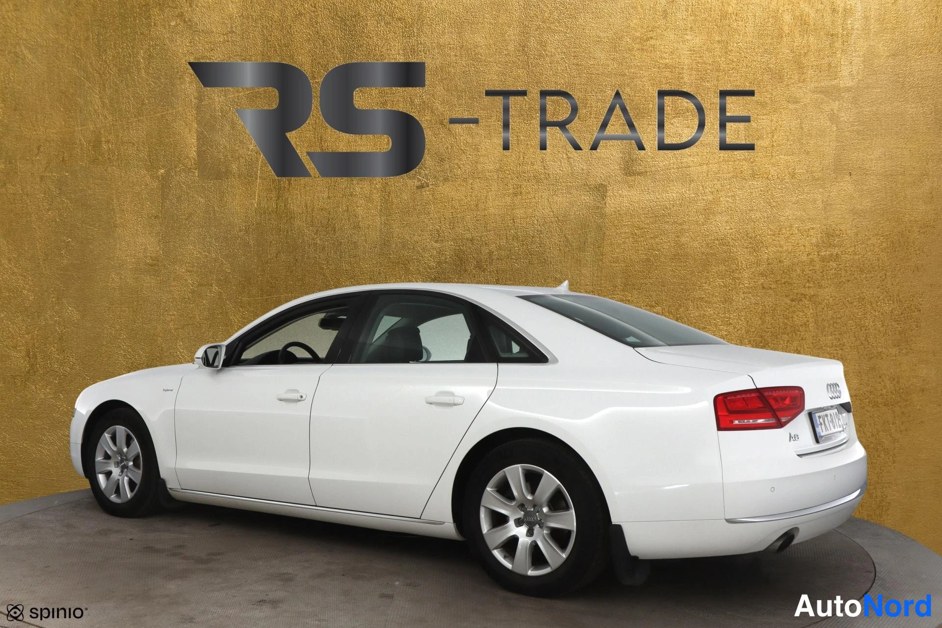 Valkoinen Audi A8 2012, takaviisto, kuva 4