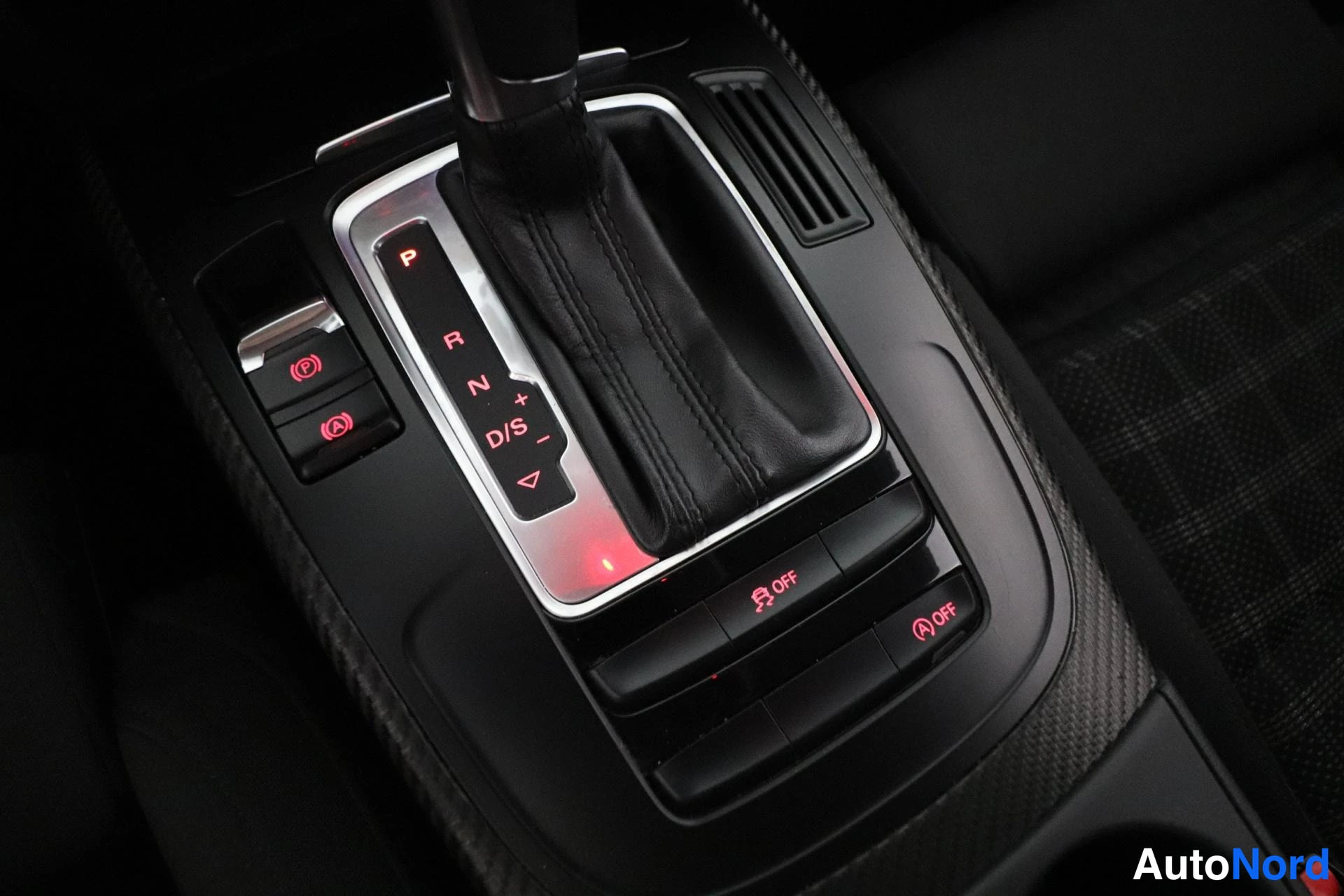 Valkoinen Audi A5 2012, yksityiskohta, kuva 23