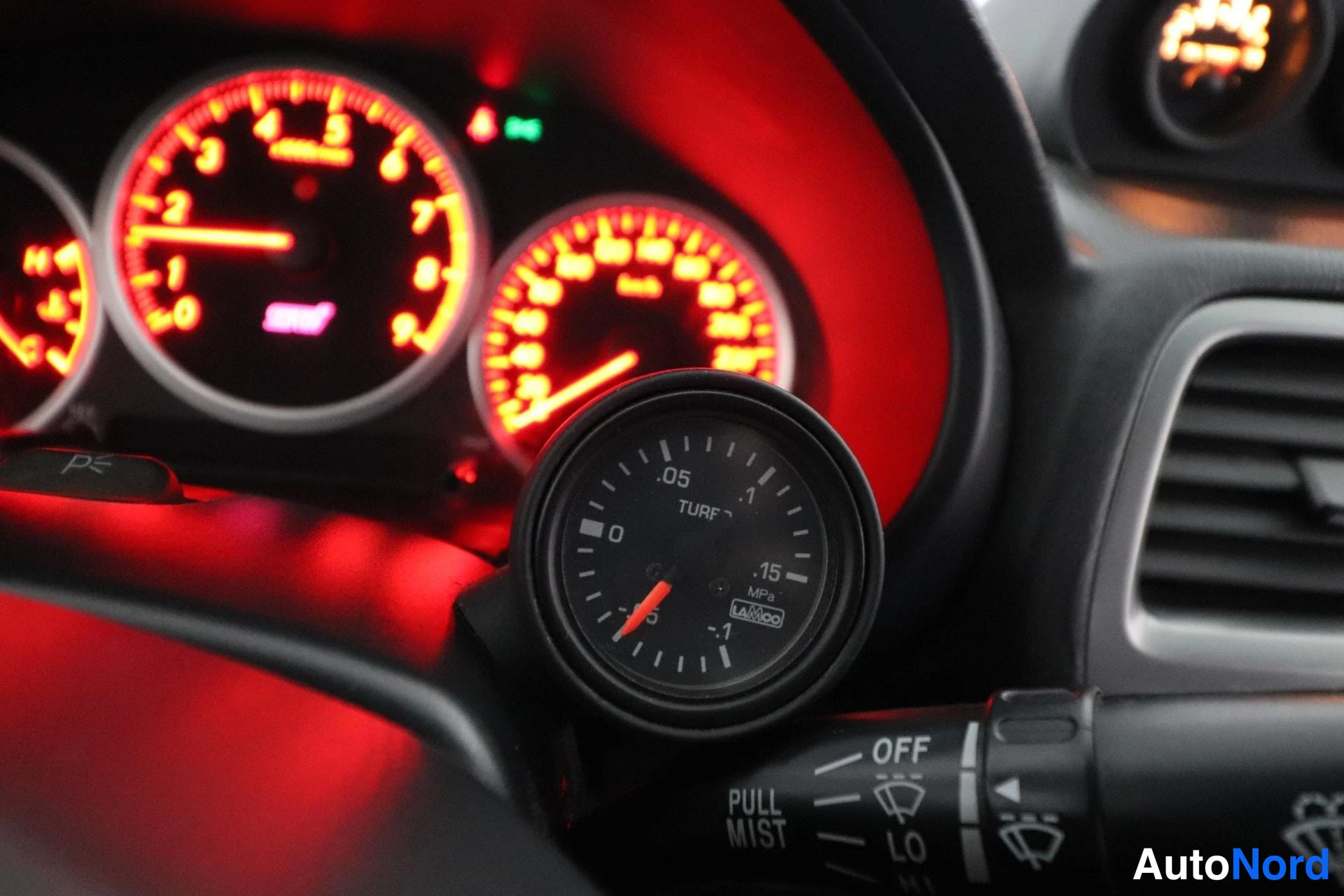 Musta Subaru Impreza 2007, yksityiskohta, kuva 17