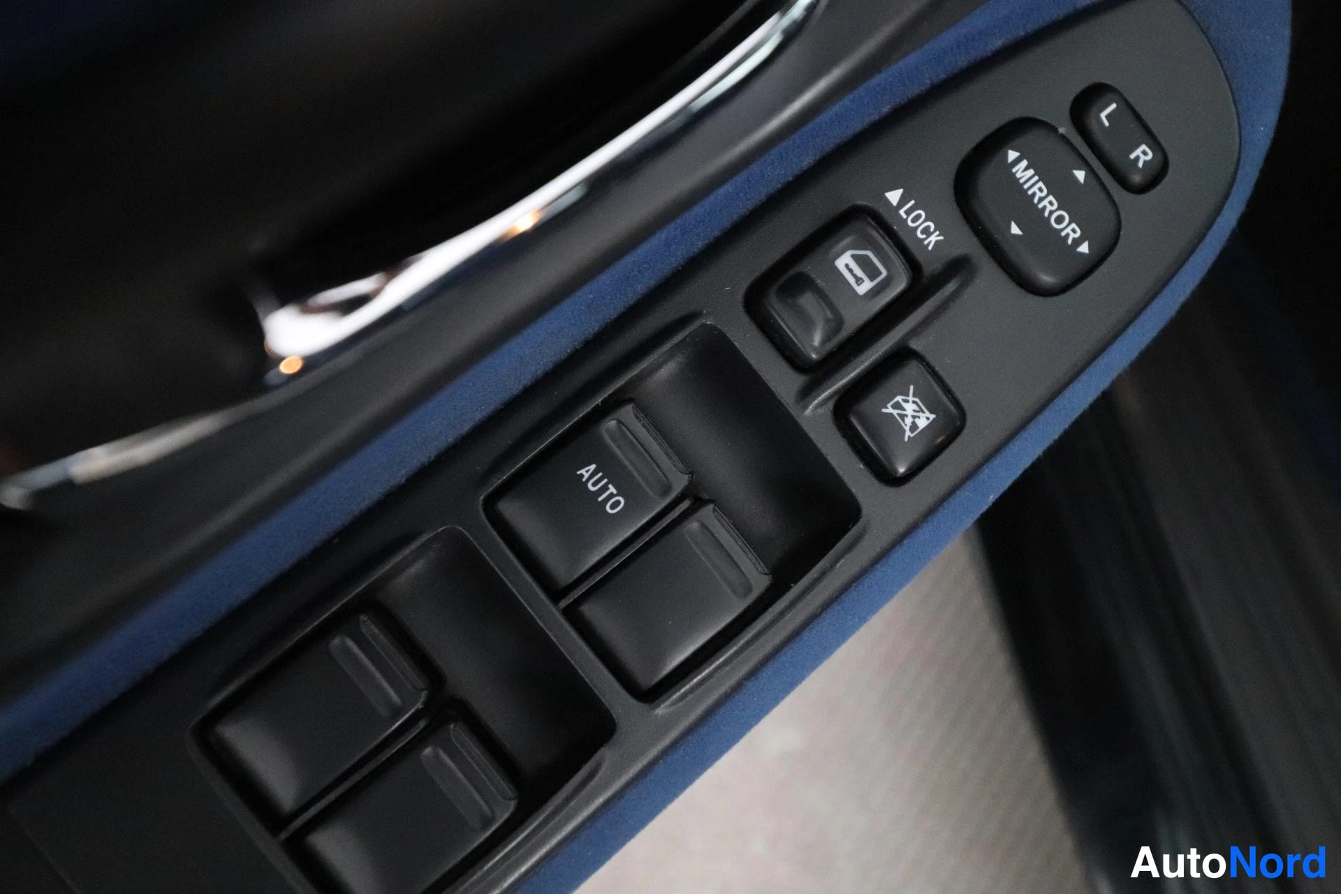 Musta Subaru Impreza 2007, yksityiskohta, kuva 24