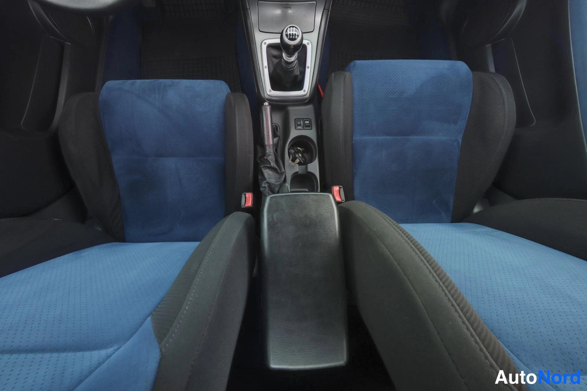 Musta Subaru Impreza 2007, yksityiskohta, kuva 12