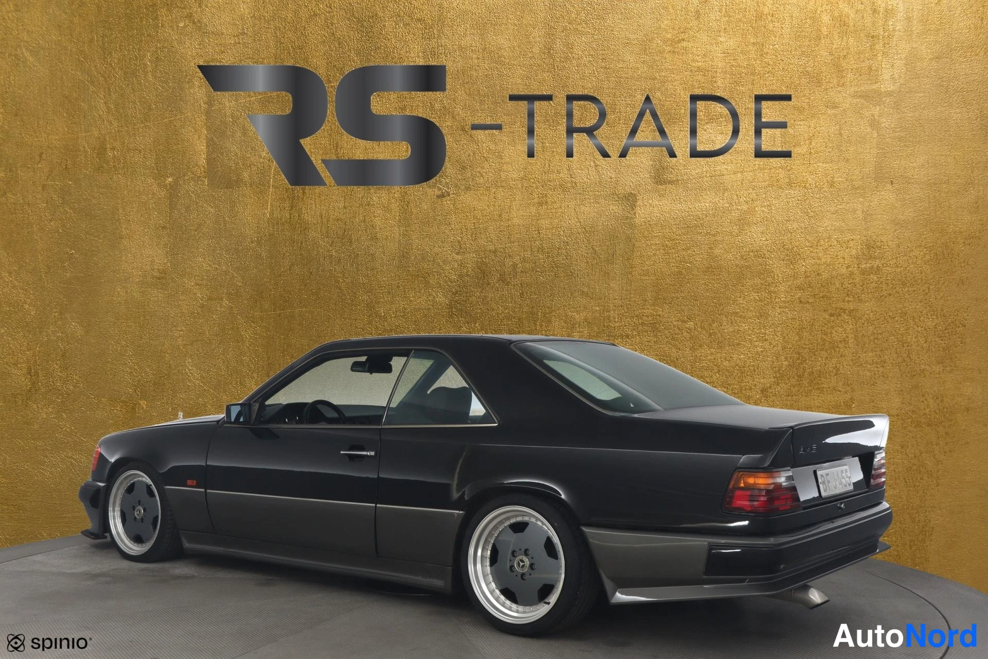 Musta Mercedes-Benz 124 1990, takaviisto, kuva 6