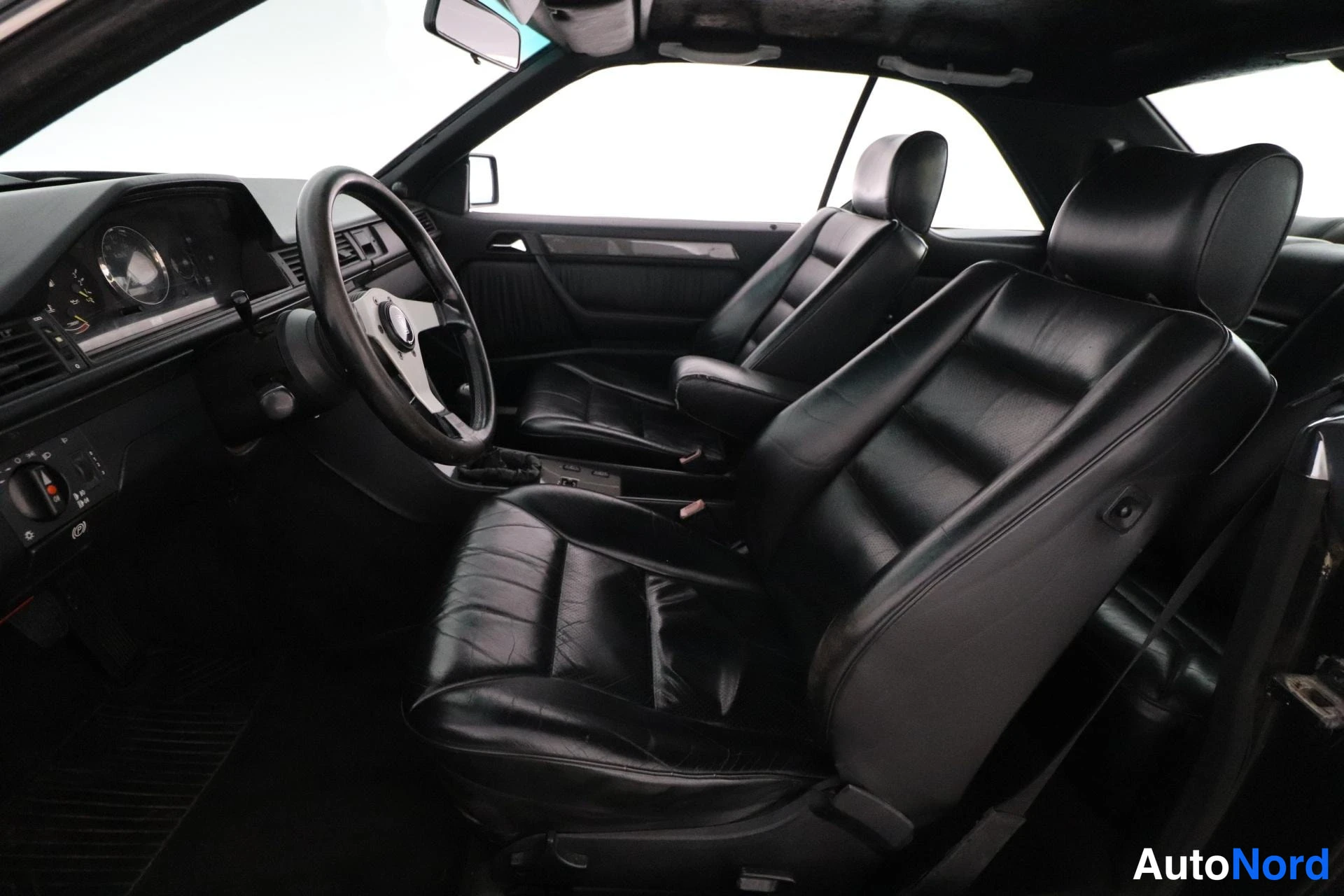 Musta Mercedes-Benz 124 1990, etuistuimet, kuva 10
