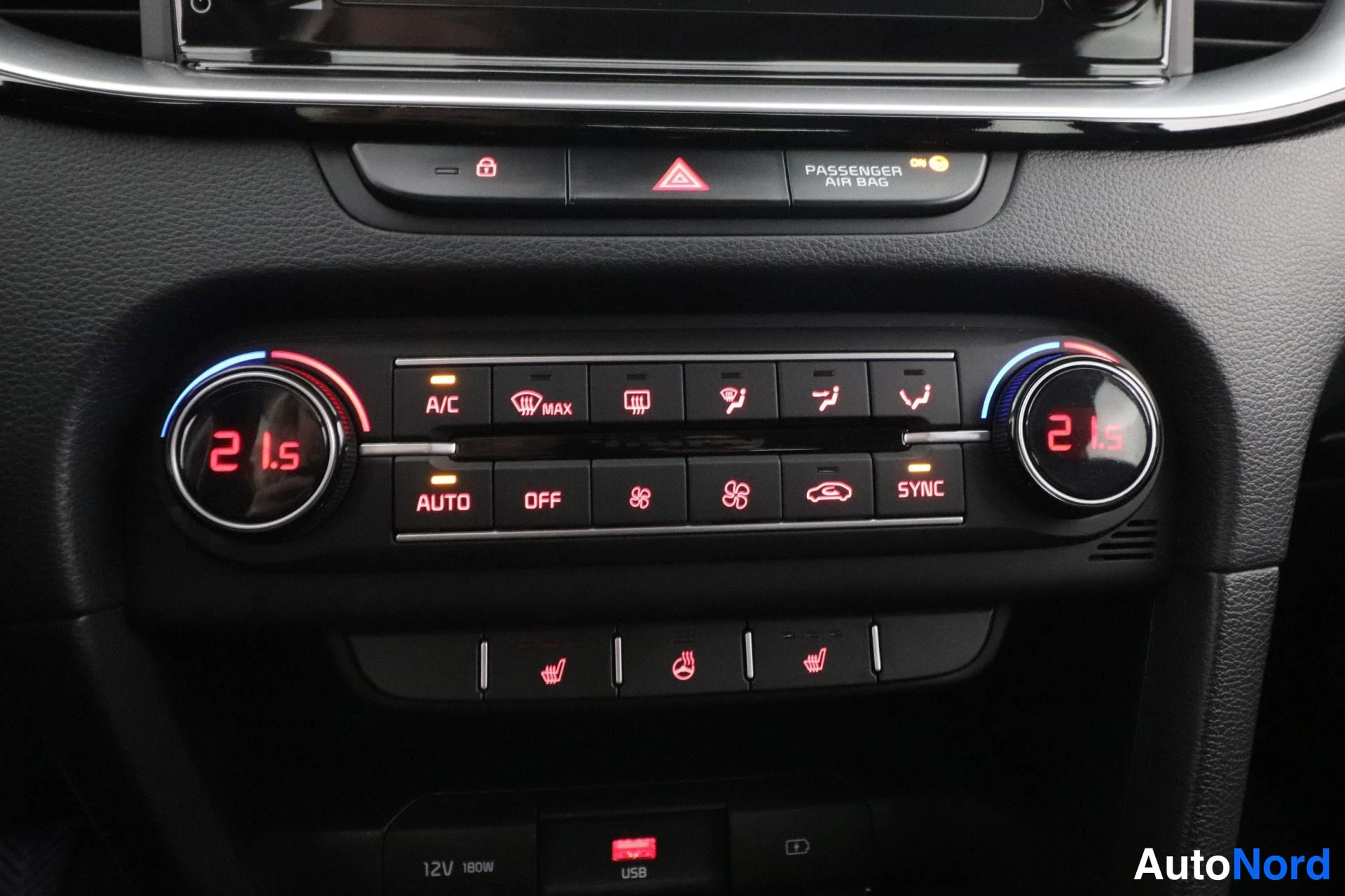 Harmaa Kia Ceed 2022, yksityiskohta, kuva 16
