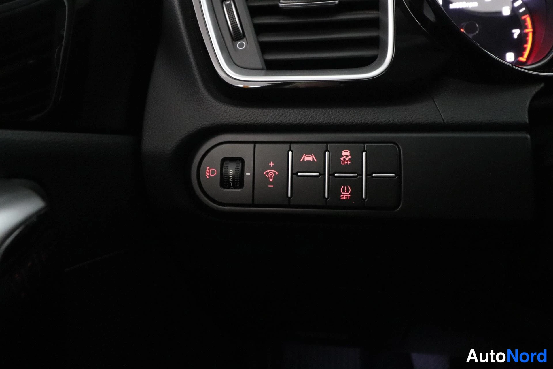 Harmaa Kia Ceed 2022, yksityiskohta, kuva 20