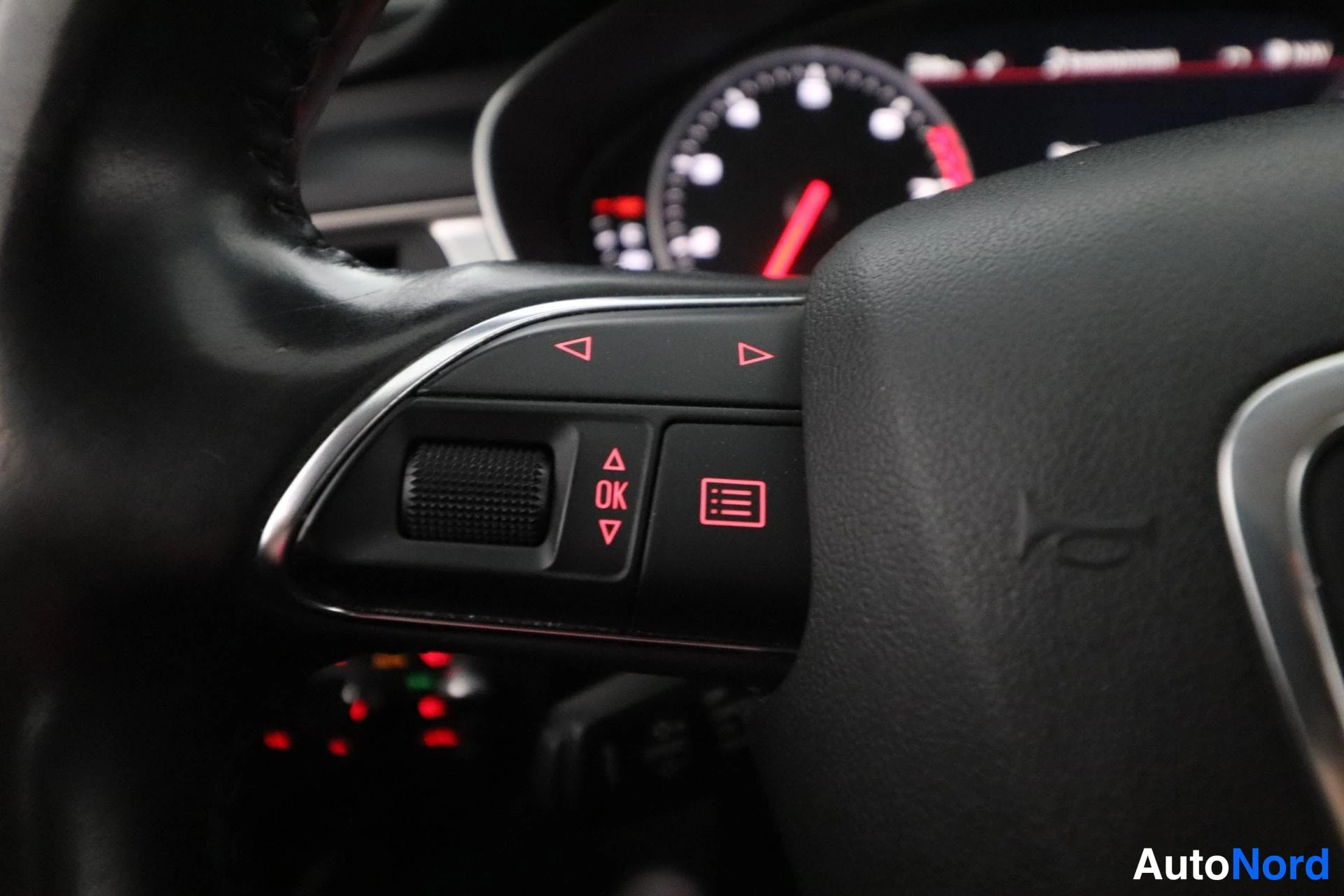 Harmaa Audi A6 2012, yksityiskohta, kuva 16