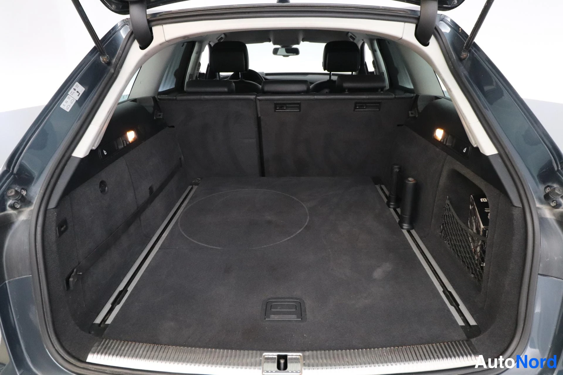 Harmaa Audi A6 2012, tavaratila, kuva 13