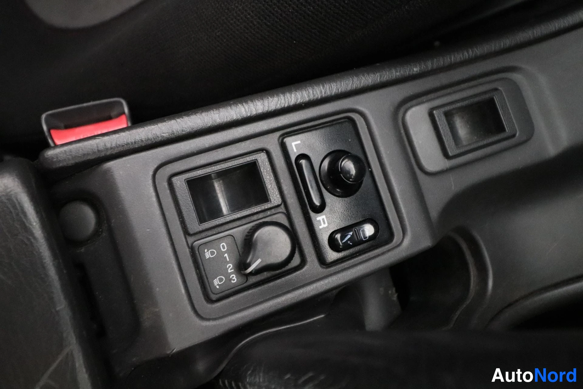 Harmaa Subaru Impreza 1999, yksityiskohta, kuva 18
