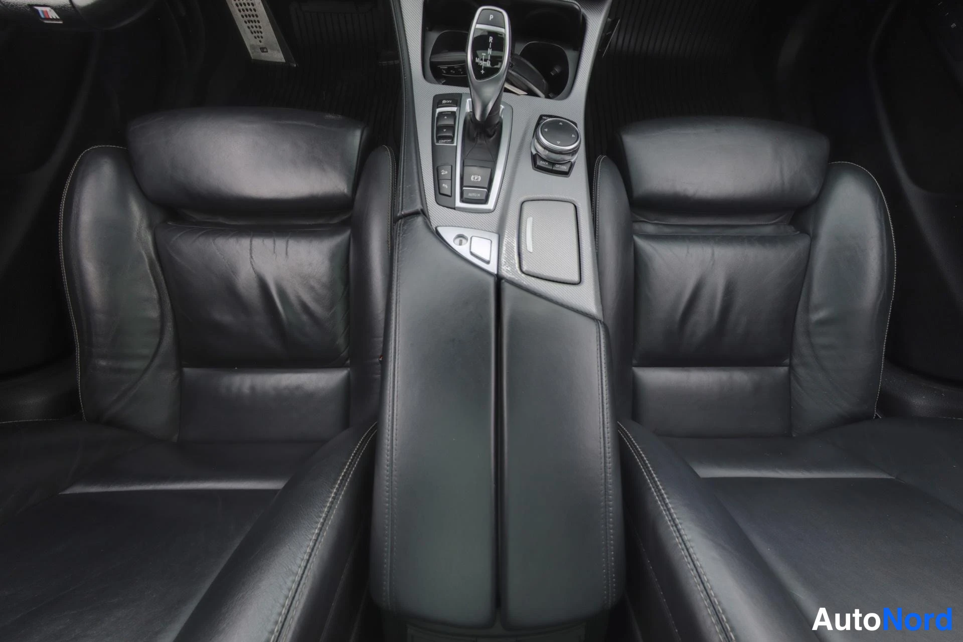 Harmaa BMW 530d xDrive 2015, etuistuimet, kuva 11