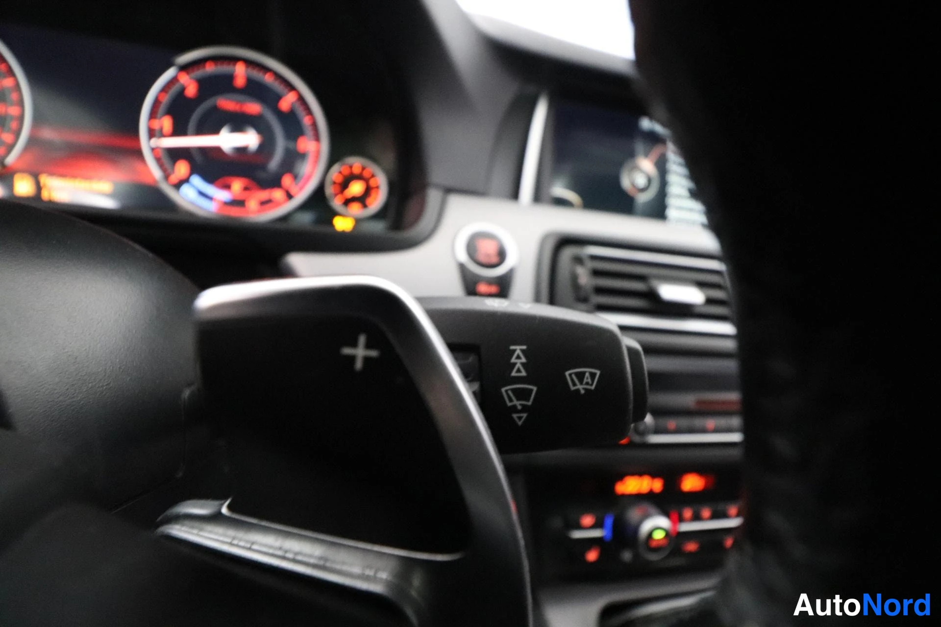 Harmaa BMW 530d xDrive 2015, yksityiskohta, kuva 36