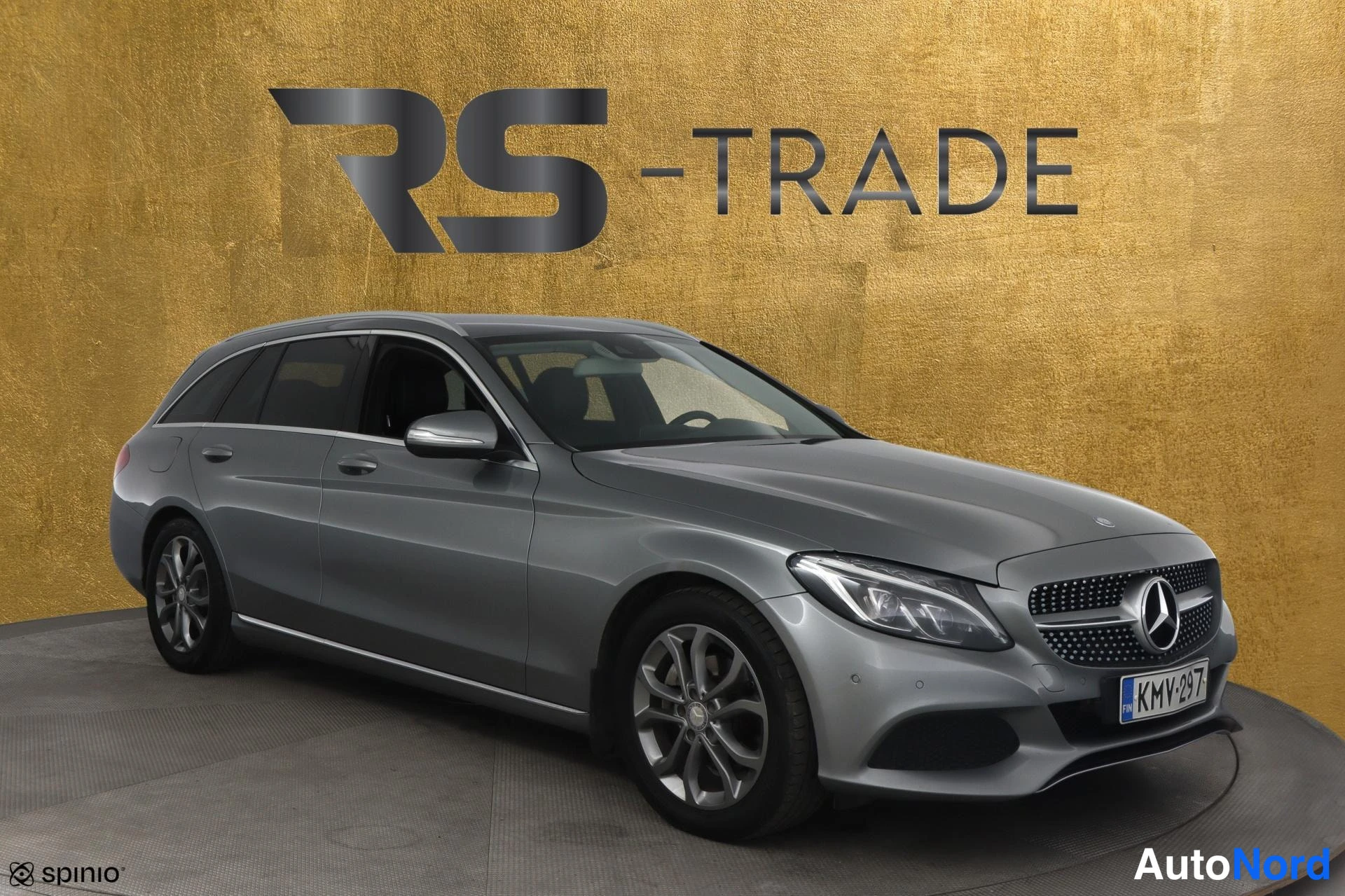 Harmaa Mercedes-Benz C 2014, etuviisto, keula oikealle, kuva 2
