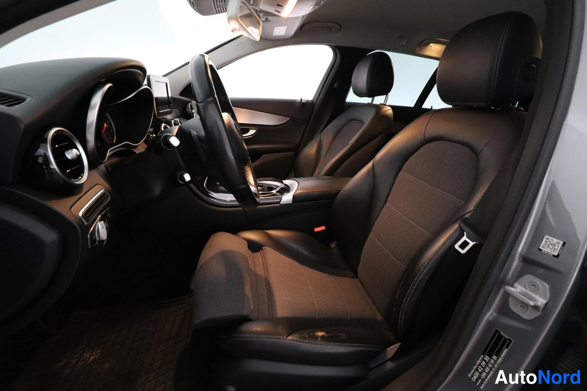 Harmaa Mercedes-Benz C 2014, etuistuimet, kuva 10