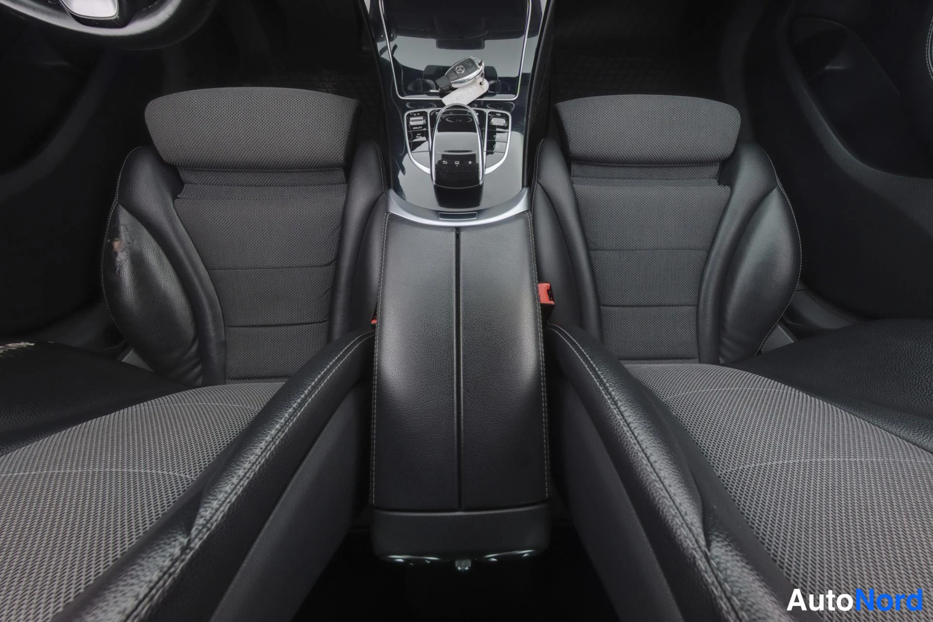 Harmaa Mercedes-Benz C 2014, etuistuimet, kuva 11