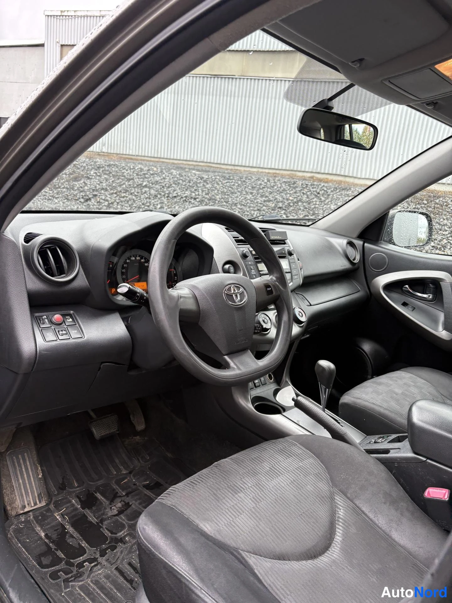 Grey Toyota RAV4 2011, cockpit, photo 3