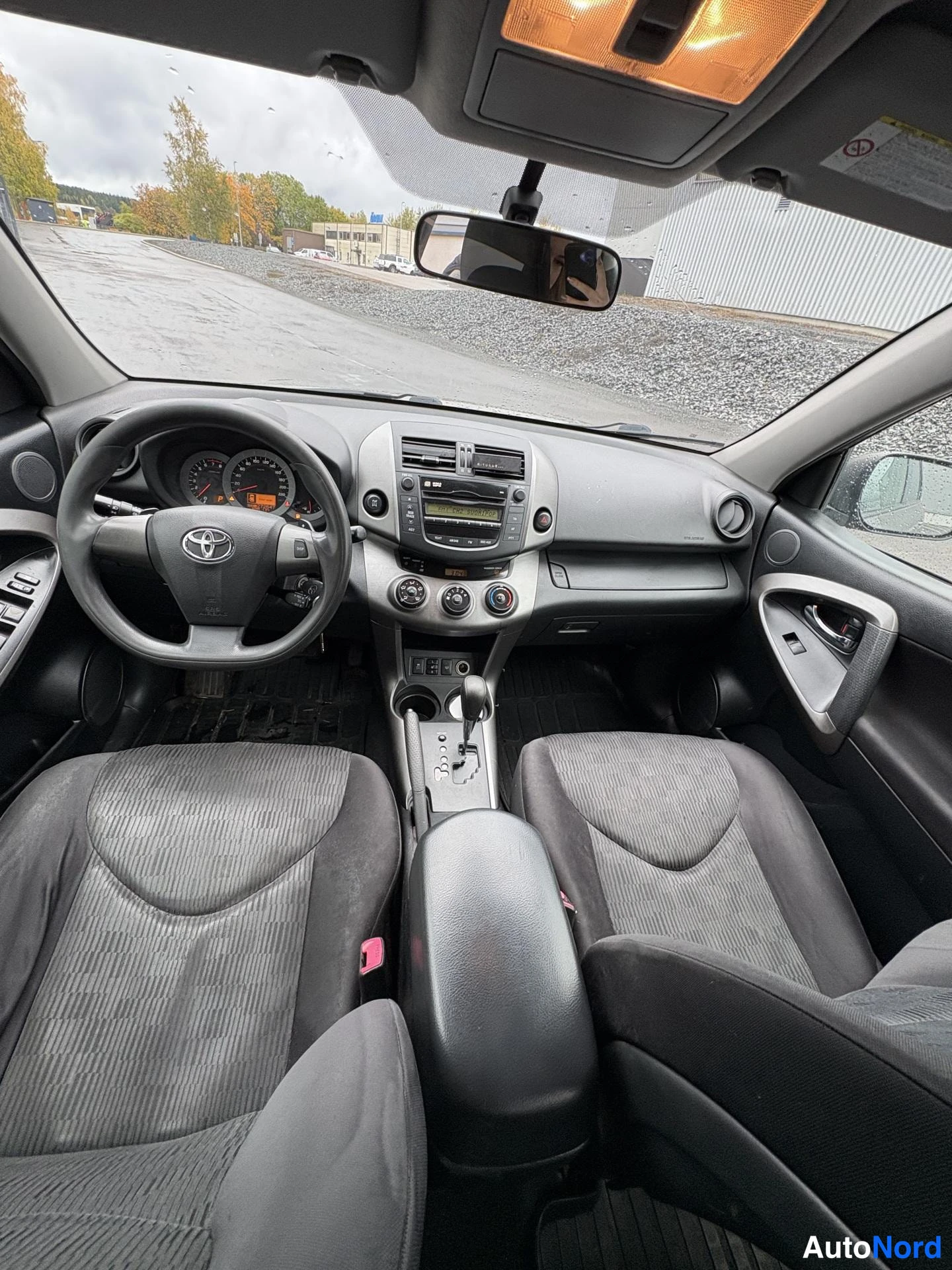 Grey Toyota RAV4 2011, cockpit, photo 4